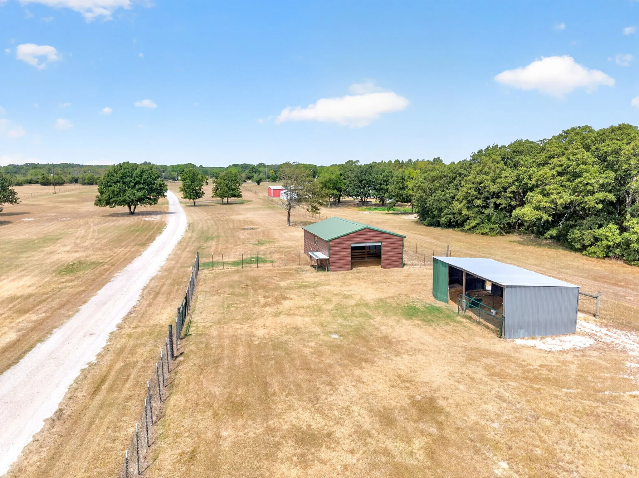 Single Family Residence For Sale in Hunt County , 7223 Fm 2101, Quinlan, Texas 75474, 3 Bedroom, 3 Bathroom, Garage spaces, 2,160 Sqft, built in 1998, mls#21346307, Real Estate Agent in Quinlan, Homes For Sale in Hunt county, Homes For Sale in Quinlan, Realtor in Quinlan Texas, Real Estate Brokerage Independent Realty Texas, Luminita Cordes Realtor