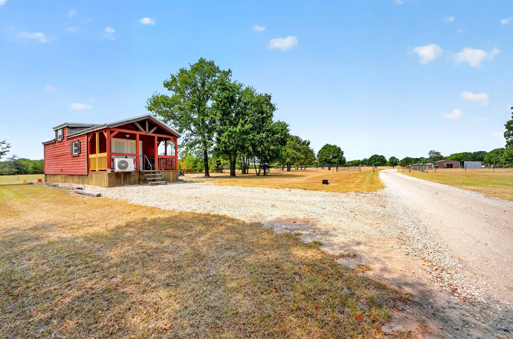 Single Family Residence For Sale in Hunt County , 7223 Fm 2101, Quinlan, Texas 75474, 3 Bedroom, 3 Bathroom, Garage spaces, 2,160 Sqft, built in 1998, mls#21346307, Real Estate Agent in Quinlan, Homes For Sale in Hunt county, Homes For Sale in Quinlan, Realtor in Quinlan Texas, Real Estate Brokerage Independent Realty Texas, Luminita Cordes Realtor
