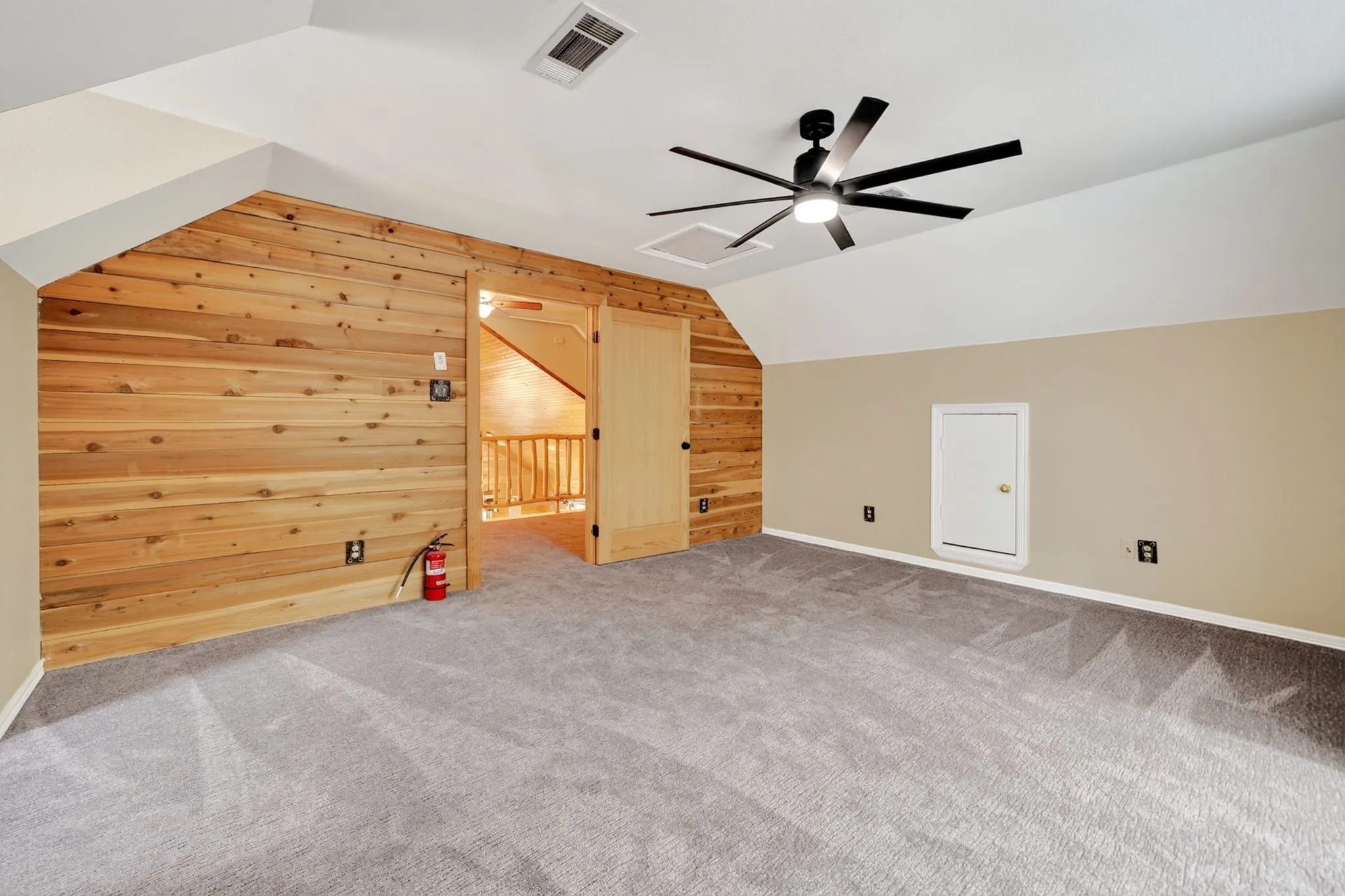 Single Family Residence For Sale in Hunt County , 7223 Fm 2101, Quinlan, Texas 75474, 3 Bedroom, 3 Bathroom, Garage spaces, 2,160 Sqft, built in 1998, mls#21346307, Real Estate Agent in Quinlan, Homes For Sale in Hunt county, Homes For Sale in Quinlan, Realtor in Quinlan Texas, Real Estate Brokerage Independent Realty Texas, Luminita Cordes Realtor
