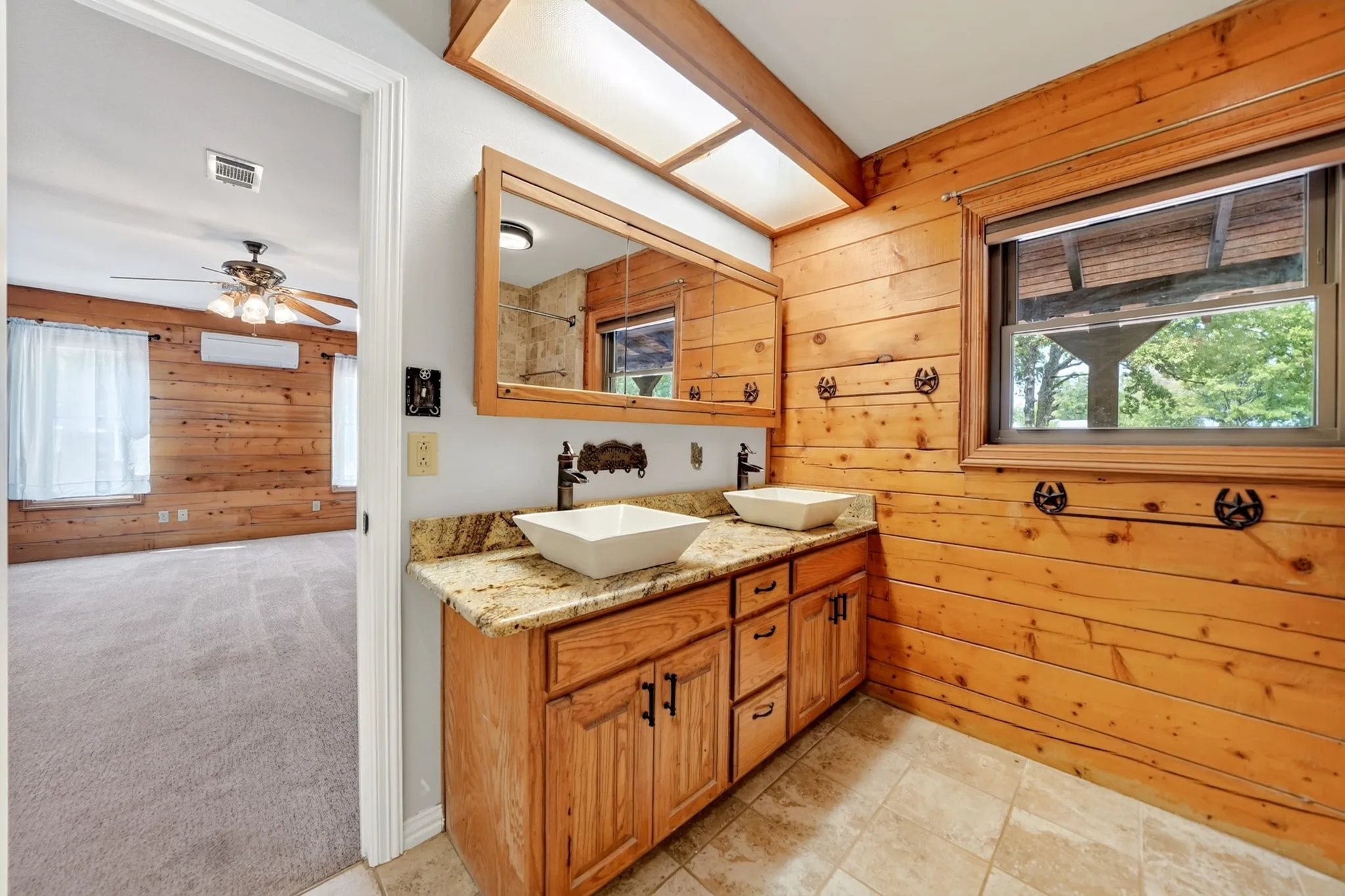 Single Family Residence For Sale in Hunt County , 7223 Fm 2101, Quinlan, Texas 75474, 3 Bedroom, 3 Bathroom, Garage spaces, 2,160 Sqft, built in 1998, mls#21346307, Real Estate Agent in Quinlan, Homes For Sale in Hunt county, Homes For Sale in Quinlan, Realtor in Quinlan Texas, Real Estate Brokerage Independent Realty Texas, Luminita Cordes Realtor