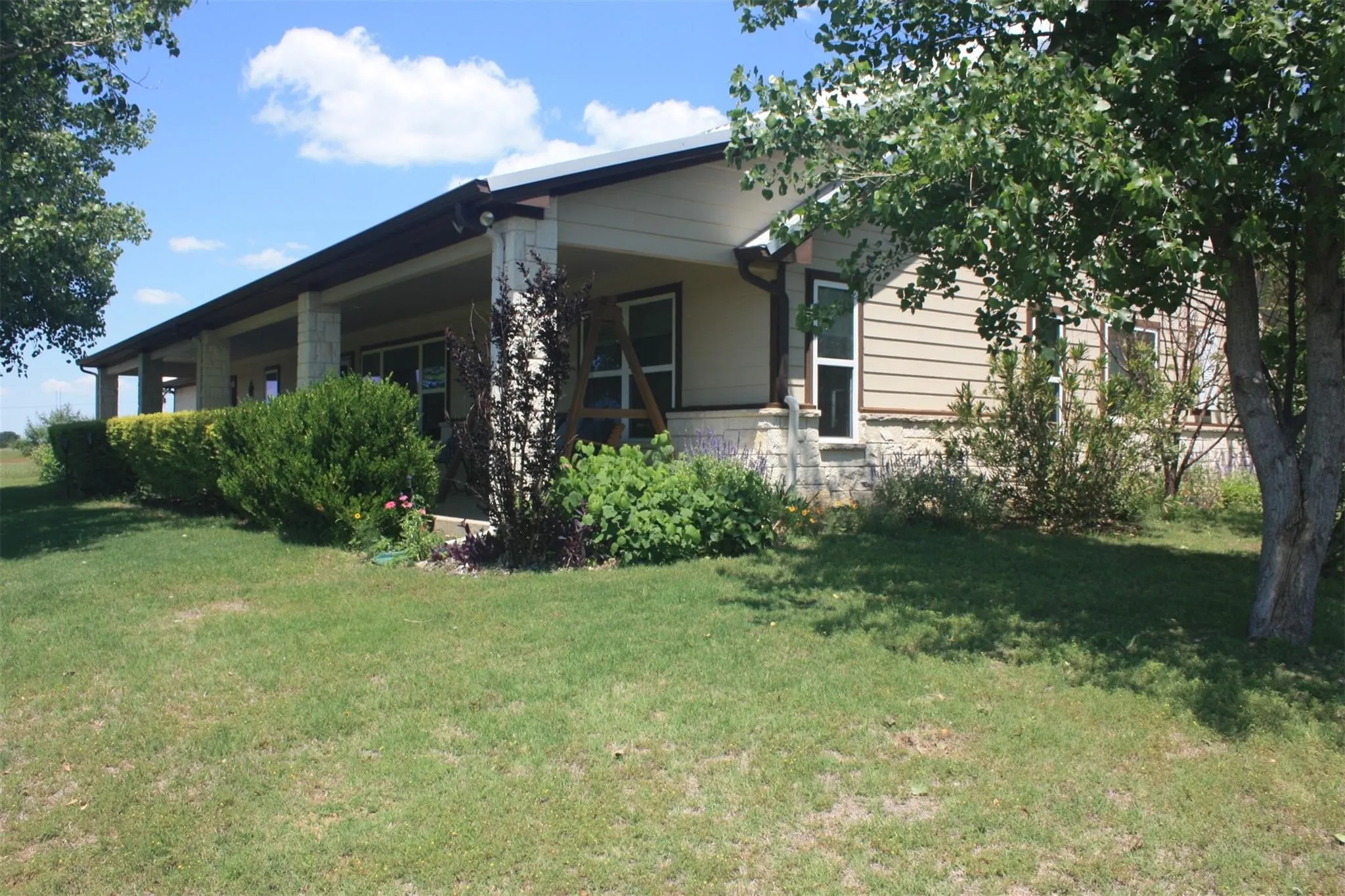 Single Family Residence For Sale in Somervell County , 1085 CR 407, Glen Rose, Texas 76043, 3 Bedroom, 2 Bathroom, 2 Garage spaces, 2,042 Sqft, built in 2018, mls#21354392, Real Estate Agent in Glen Rose, Homes For Sale in Somervell county, Homes For Sale in Glen Rose, Realtor in Glen Rose Texas, Real Estate Brokerage Independent Realty Texas, Luminita Cordes Realtor