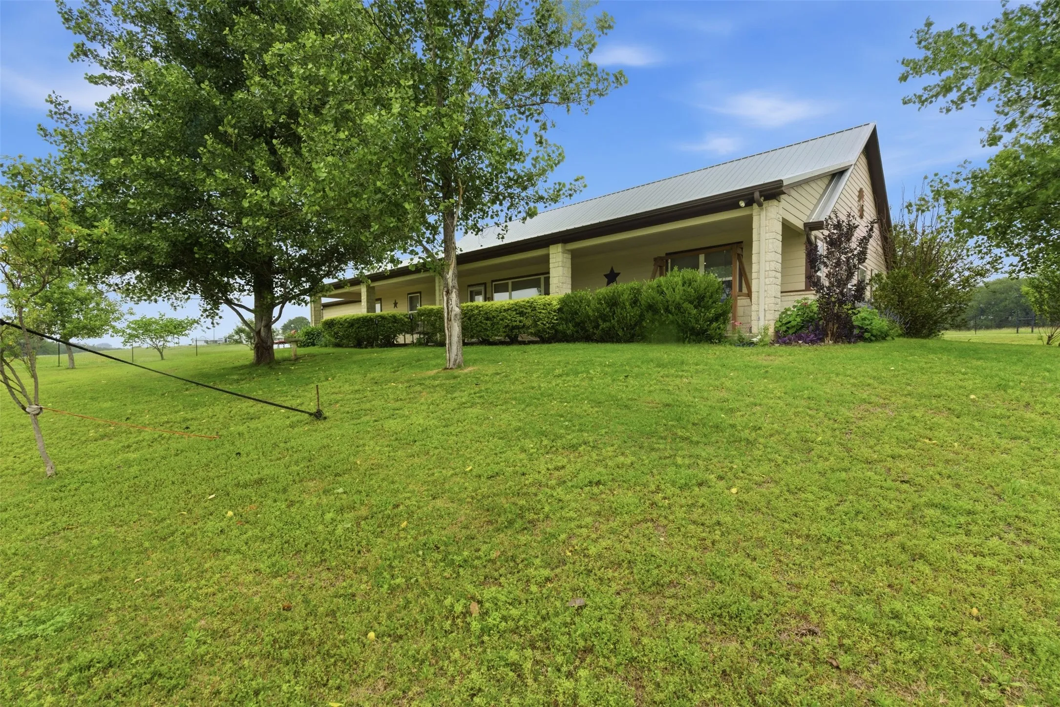 Single Family Residence For Sale in Somervell County , 1085 CR 407, Glen Rose, Texas 76043, 3 Bedroom, 2 Bathroom, 2 Garage spaces, 2,042 Sqft, built in 2018, mls#21354392, Real Estate Agent in Glen Rose, Homes For Sale in Somervell county, Homes For Sale in Glen Rose, Realtor in Glen Rose Texas, Real Estate Brokerage Independent Realty Texas, Luminita Cordes Realtor