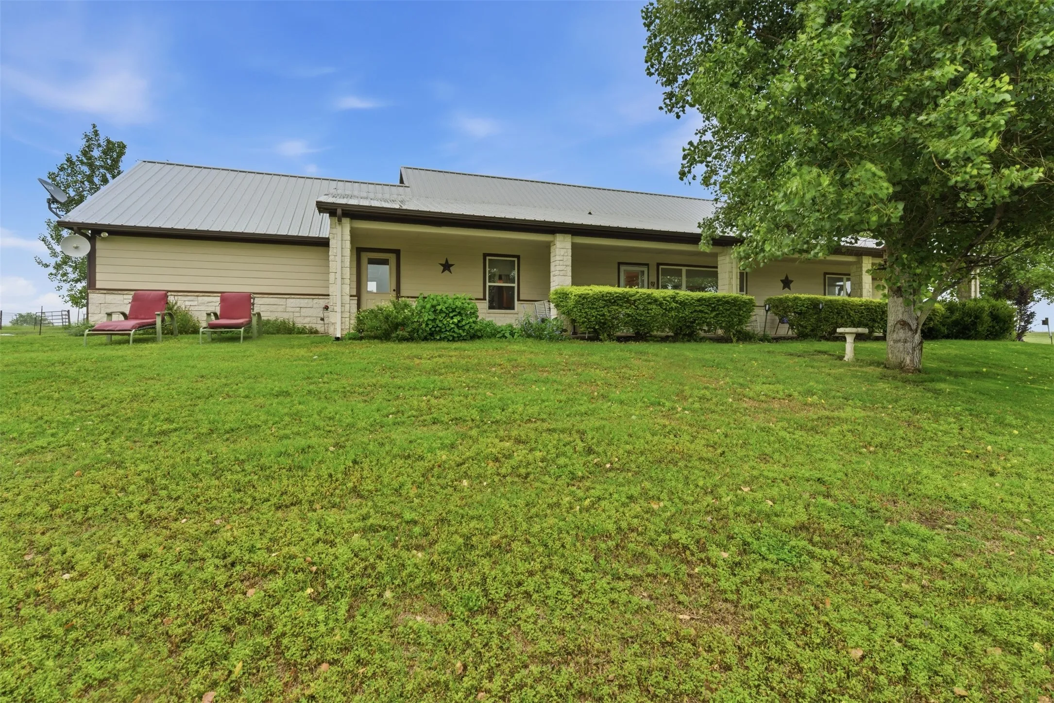 Single Family Residence For Sale in Somervell County , 1085 CR 407, Glen Rose, Texas 76043, 3 Bedroom, 2 Bathroom, 2 Garage spaces, 2,042 Sqft, built in 2018, mls#21354392, Real Estate Agent in Glen Rose, Homes For Sale in Somervell county, Homes For Sale in Glen Rose, Realtor in Glen Rose Texas, Real Estate Brokerage Independent Realty Texas, Luminita Cordes Realtor