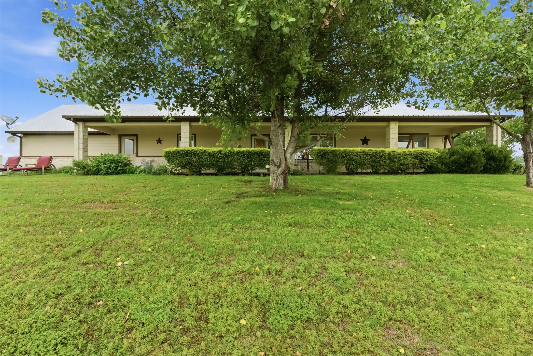Single Family Residence For Sale in Somervell County , 1085 CR 407, Glen Rose, Texas 76043, 3 Bedroom, 2 Bathroom, 2 Garage spaces, 2,042 Sqft, built in 2018, mls#21354392, Real Estate Agent in Glen Rose, Homes For Sale in Somervell county, Homes For Sale in Glen Rose, Realtor in Glen Rose Texas, Real Estate Brokerage Independent Realty Texas, Luminita Cordes Realtor