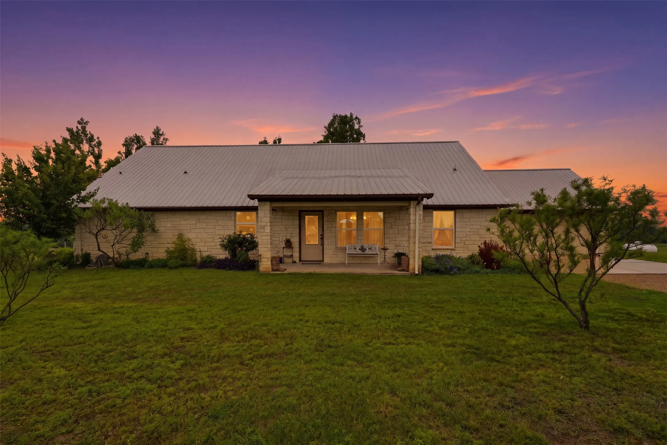 Single Family Residence For Sale in Somervell County , 1085 CR 407, Glen Rose, Texas 76043, 3 Bedroom, 2 Bathroom, 2 Garage spaces, 2,042 Sqft, built in 2018, mls#21354392, Real Estate Agent in Glen Rose, Homes For Sale in Somervell county, Homes For Sale in Glen Rose, Realtor in Glen Rose Texas, Real Estate Brokerage Independent Realty Texas, Luminita Cordes Realtor