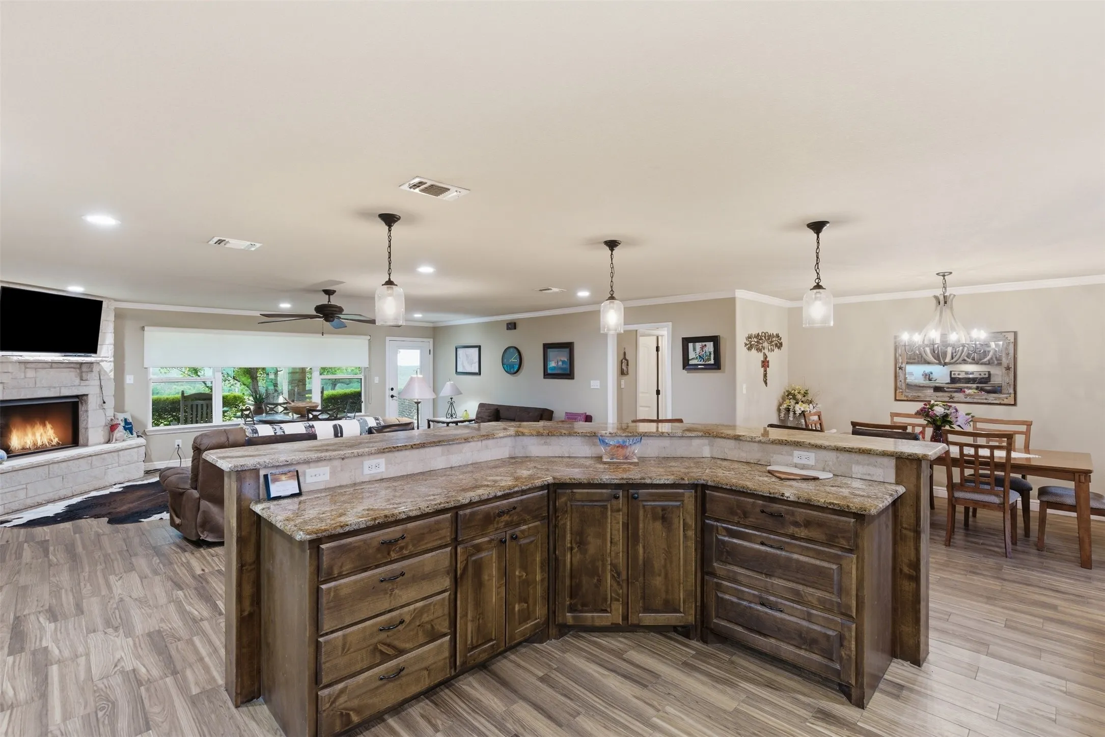 Single Family Residence For Sale in Somervell County , 1085 CR 407, Glen Rose, Texas 76043, 3 Bedroom, 2 Bathroom, 2 Garage spaces, 2,042 Sqft, built in 2018, mls#21354392, Real Estate Agent in Glen Rose, Homes For Sale in Somervell county, Homes For Sale in Glen Rose, Realtor in Glen Rose Texas, Real Estate Brokerage Independent Realty Texas, Luminita Cordes Realtor