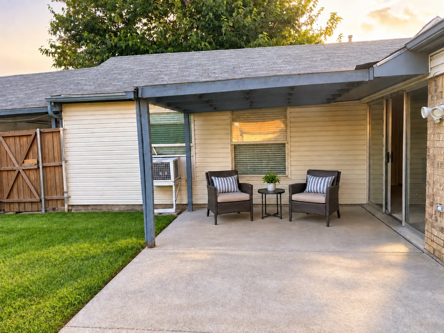 Single Family Residence For Sale in Dallas County , 618 Pyramid Drive, Garland, Texas 75040, 4 Bedroom, 2 Bathroom, Garage spaces, 2,100 Sqft, built in 1980, mls#21348456, Real Estate Agent in Garland, Homes For Sale in Dallas county, Homes For Sale in Garland, Realtor in Garland Texas, Real Estate Brokerage Independent Realty Texas, Luminita Cordes Realtor