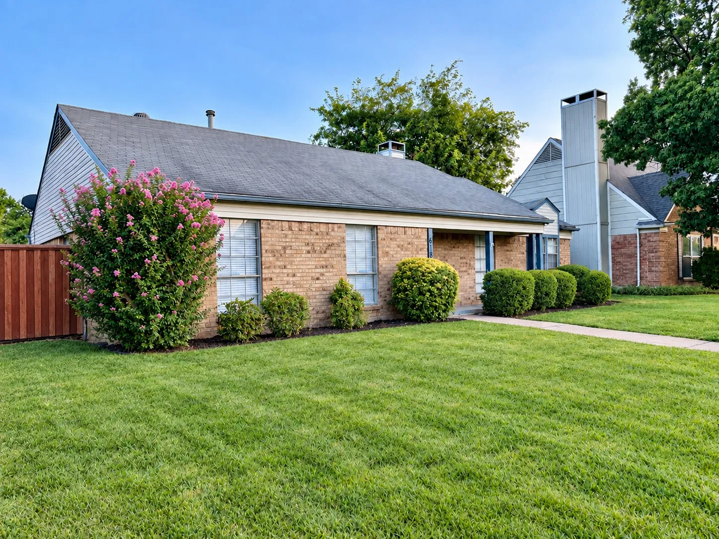 Single Family Residence For Sale in Dallas County , 618 Pyramid Drive, Garland, Texas 75040, 4 Bedroom, 2 Bathroom, Garage spaces, 2,100 Sqft, built in 1980, mls#21348456, Real Estate Agent in Garland, Homes For Sale in Dallas county, Homes For Sale in Garland, Realtor in Garland Texas, Real Estate Brokerage Independent Realty Texas, Luminita Cordes Realtor