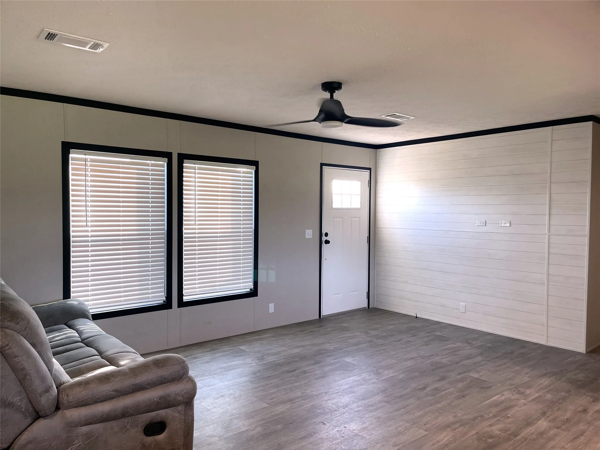 Mobile Home For Sale in Freestone County , 332 County Road 691, Teague, Texas 75860, 3 Bedroom, 2 Bathroom, Garage spaces, 1,792 Sqft, built in 2026, Price $355,000, mls#21350682, Real Estate Agent in Teague, Homes For Sale in Freestone county, Homes For Sale in Teague, Realtor in Teague Texas, Real Estate Brokerage Independent Realty Texas, Luminita Cordes Realtor