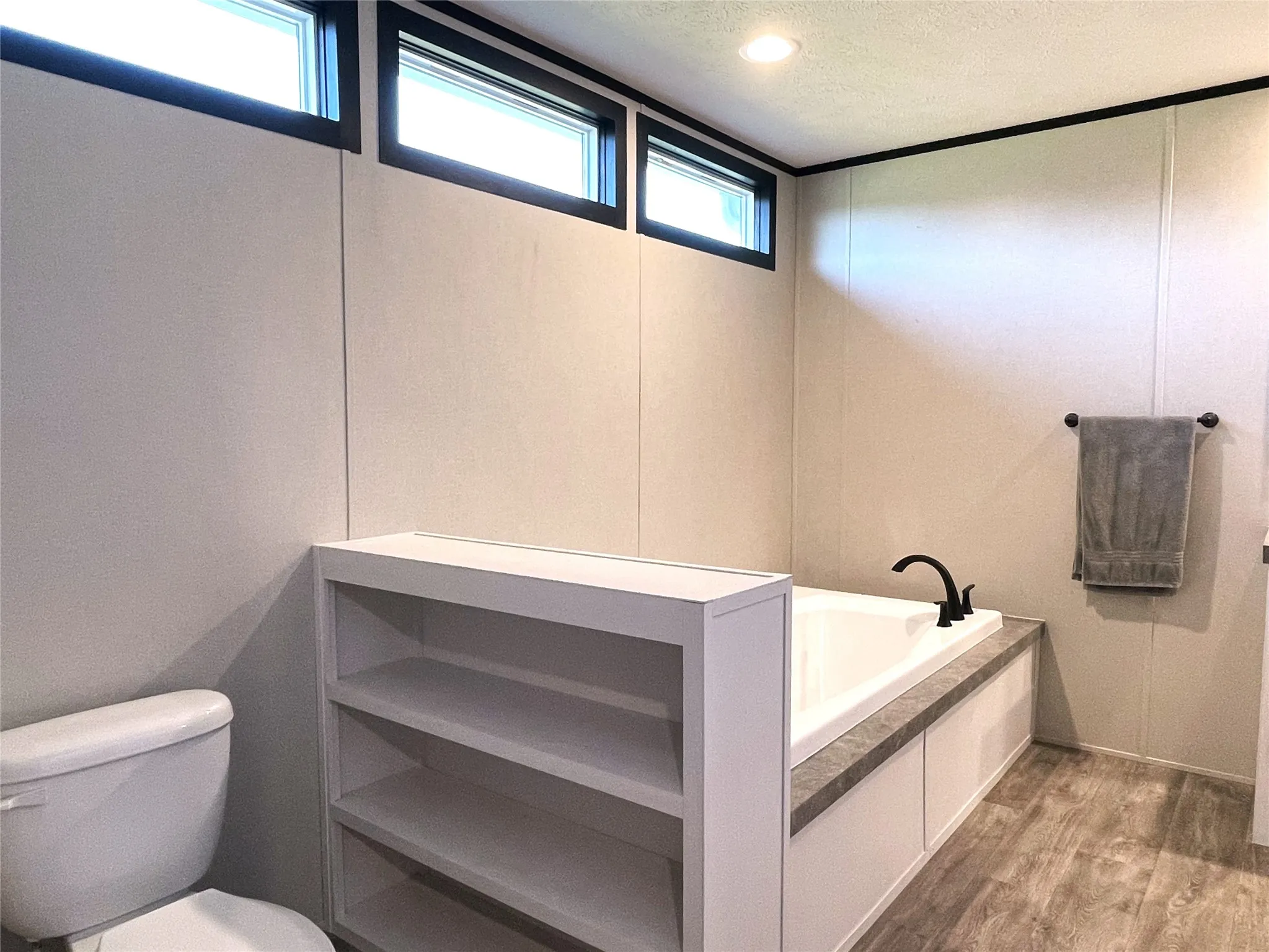 Mobile Home For Sale in Freestone County , 332 County Road 691, Teague, Texas 75860, 3 Bedroom, 2 Bathroom, Garage spaces, 1,792 Sqft, built in 2026, Price $355,000, mls#21350682, Real Estate Agent in Teague, Homes For Sale in Freestone county, Homes For Sale in Teague, Realtor in Teague Texas, Real Estate Brokerage Independent Realty Texas, Luminita Cordes Realtor