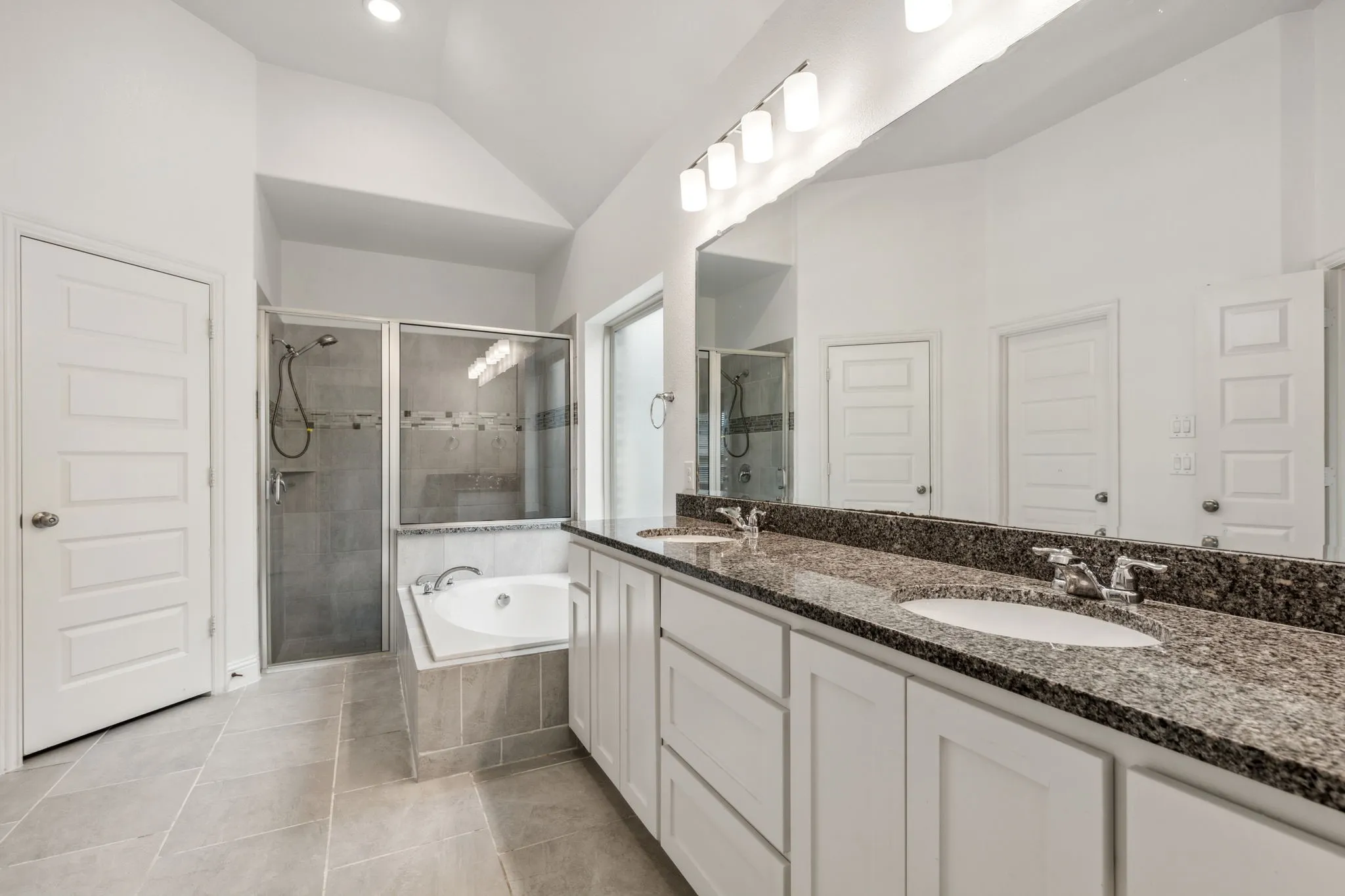 Single Family Residence For Rent in Collin County , 906 Overton Avenue, Celina, Texas 75009, 5 Bedroom, 4 Bathroom, 3 Garage spaces, 3,737 Sqft, built in 2019, mls#21355113, Real Estate Agent in Celina, Homes For Rent in Collin county, Homes For Rent in Celina, Realtor in Celina Texas, Real Estate Brokerage Independent Realty Texas, Luminita Cordes Realtor