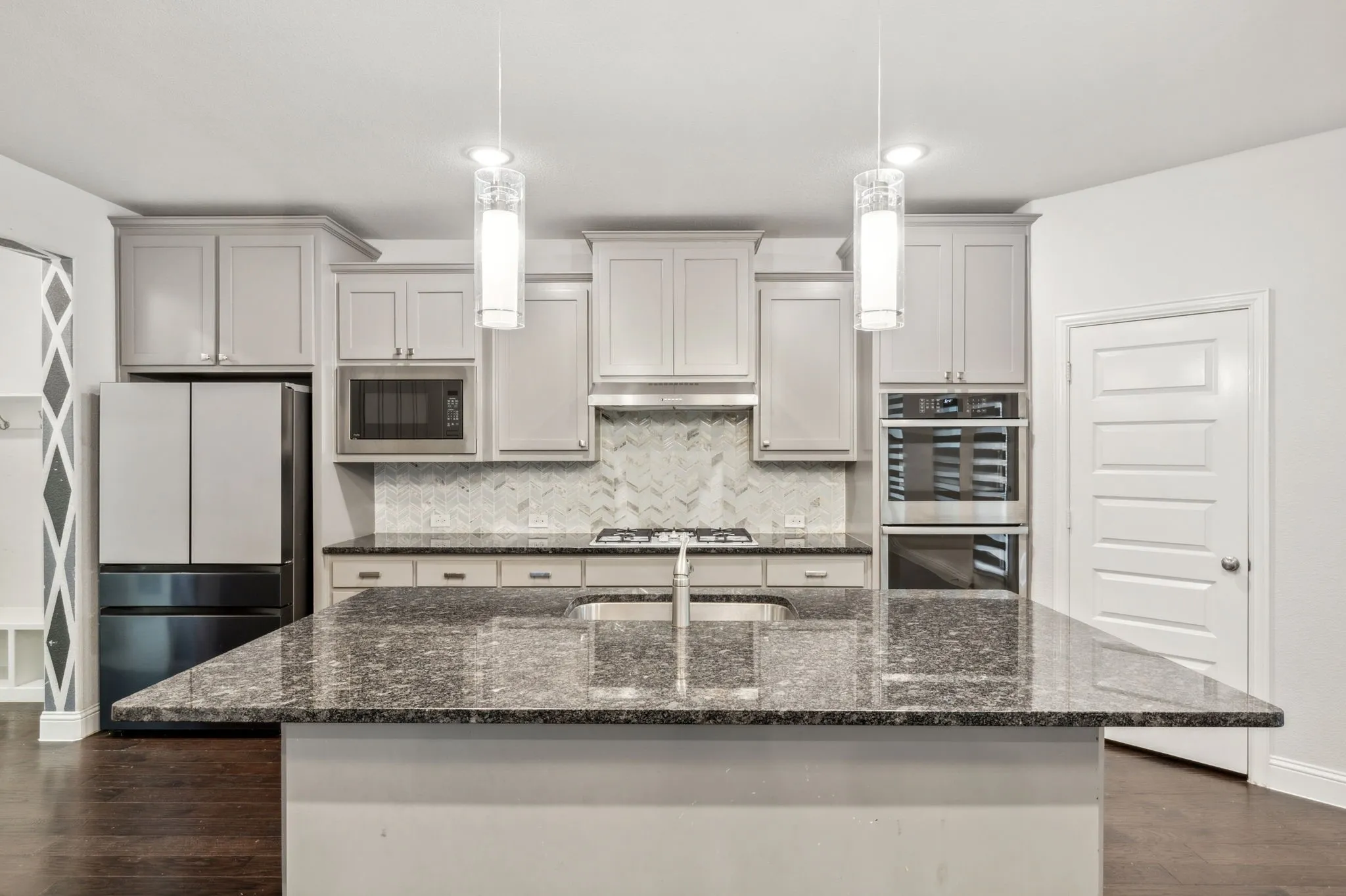Single Family Residence For Rent in Collin County , 906 Overton Avenue, Celina, Texas 75009, 5 Bedroom, 4 Bathroom, 3 Garage spaces, 3,737 Sqft, built in 2019, mls#21355113, Real Estate Agent in Celina, Homes For Rent in Collin county, Homes For Rent in Celina, Realtor in Celina Texas, Real Estate Brokerage Independent Realty Texas, Luminita Cordes Realtor