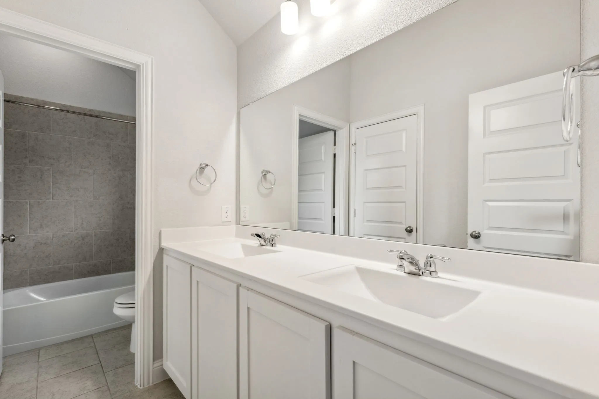 Single Family Residence For Rent in Collin County , 906 Overton Avenue, Celina, Texas 75009, 5 Bedroom, 4 Bathroom, 3 Garage spaces, 3,737 Sqft, built in 2019, mls#21355113, Real Estate Agent in Celina, Homes For Rent in Collin county, Homes For Rent in Celina, Realtor in Celina Texas, Real Estate Brokerage Independent Realty Texas, Luminita Cordes Realtor