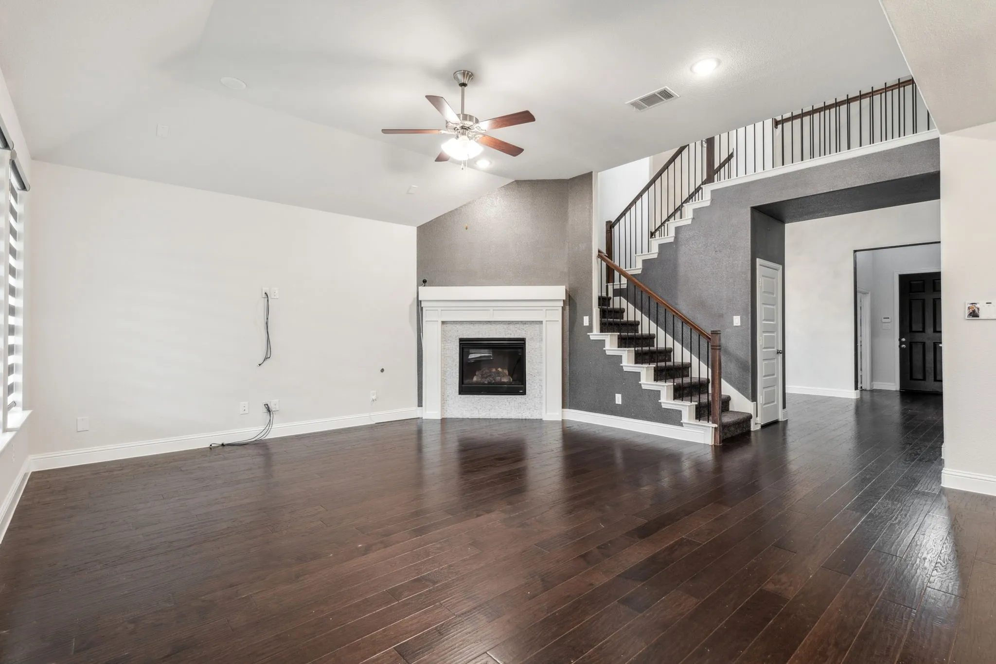 Single Family Residence For Rent in Collin County , 906 Overton Avenue, Celina, Texas 75009, 5 Bedroom, 4 Bathroom, 3 Garage spaces, 3,737 Sqft, built in 2019, mls#21355113, Real Estate Agent in Celina, Homes For Rent in Collin county, Homes For Rent in Celina, Realtor in Celina Texas, Real Estate Brokerage Independent Realty Texas, Luminita Cordes Realtor