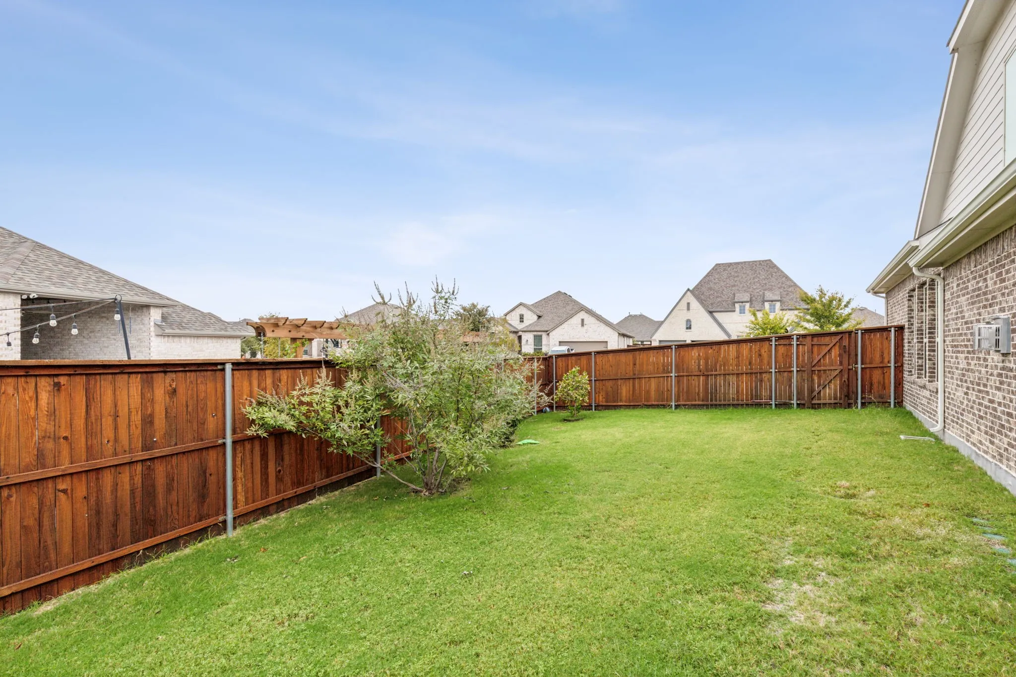 Single Family Residence For Rent in Collin County , 906 Overton Avenue, Celina, Texas 75009, 5 Bedroom, 4 Bathroom, 3 Garage spaces, 3,737 Sqft, built in 2019, mls#21355113, Real Estate Agent in Celina, Homes For Rent in Collin county, Homes For Rent in Celina, Realtor in Celina Texas, Real Estate Brokerage Independent Realty Texas, Luminita Cordes Realtor