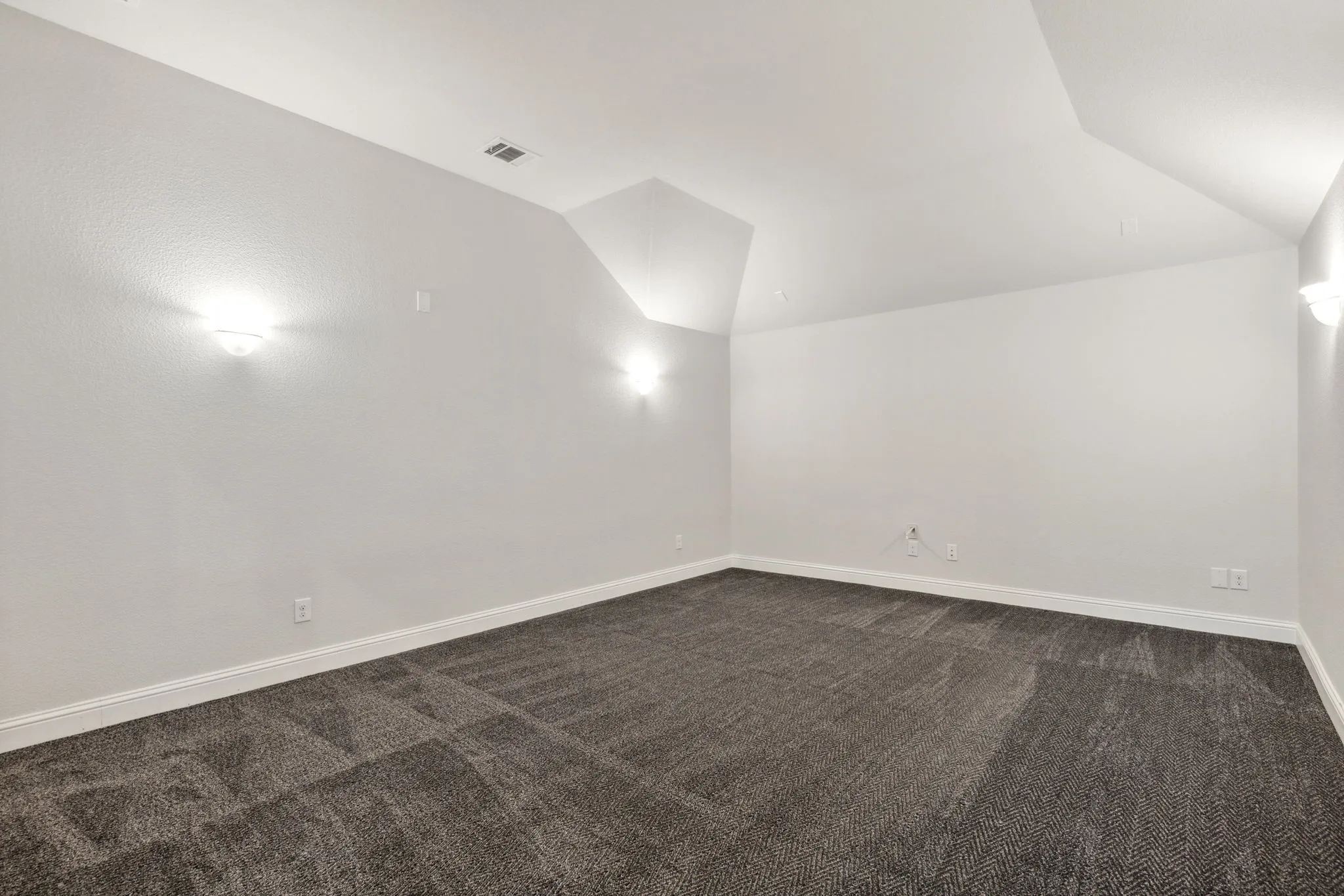 Single Family Residence For Rent in Collin County , 906 Overton Avenue, Celina, Texas 75009, 5 Bedroom, 4 Bathroom, 3 Garage spaces, 3,737 Sqft, built in 2019, mls#21355113, Real Estate Agent in Celina, Homes For Rent in Collin county, Homes For Rent in Celina, Realtor in Celina Texas, Real Estate Brokerage Independent Realty Texas, Luminita Cordes Realtor