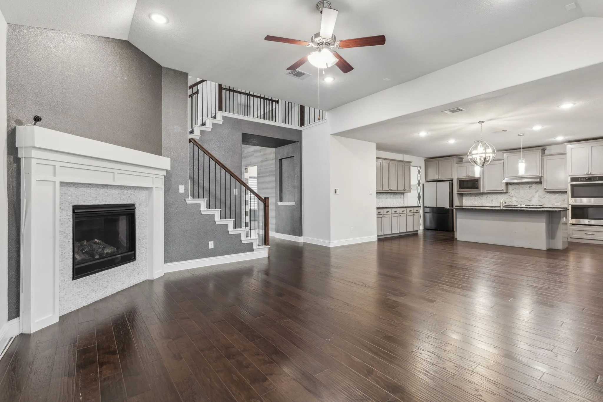 Single Family Residence For Rent in Collin County , 906 Overton Avenue, Celina, Texas 75009, 5 Bedroom, 4 Bathroom, 3 Garage spaces, 3,737 Sqft, built in 2019, mls#21355113, Real Estate Agent in Celina, Homes For Rent in Collin county, Homes For Rent in Celina, Realtor in Celina Texas, Real Estate Brokerage Independent Realty Texas, Luminita Cordes Realtor