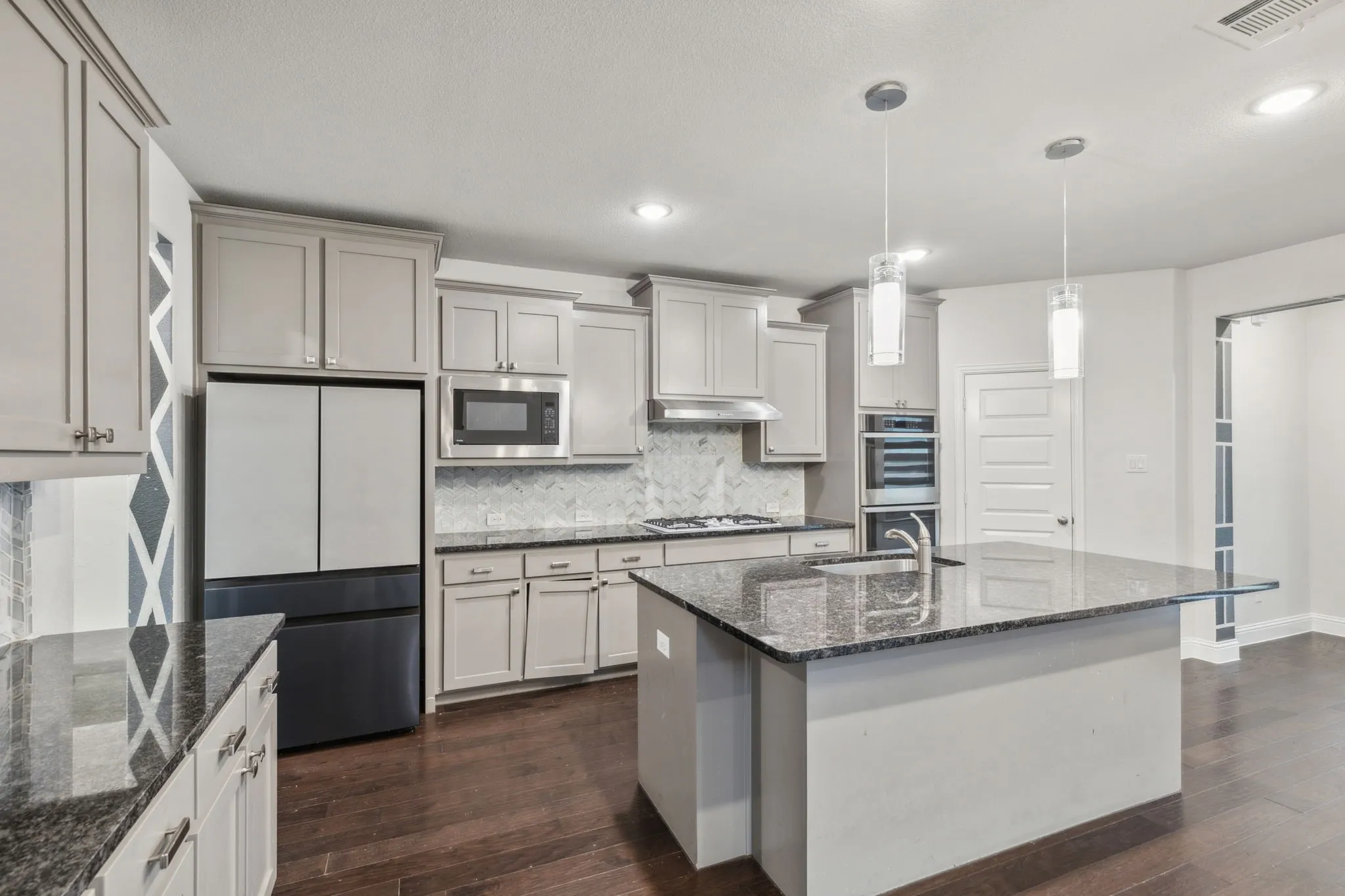 Single Family Residence For Rent in Collin County , 906 Overton Avenue, Celina, Texas 75009, 5 Bedroom, 4 Bathroom, 3 Garage spaces, 3,737 Sqft, built in 2019, mls#21355113, Real Estate Agent in Celina, Homes For Rent in Collin county, Homes For Rent in Celina, Realtor in Celina Texas, Real Estate Brokerage Independent Realty Texas, Luminita Cordes Realtor