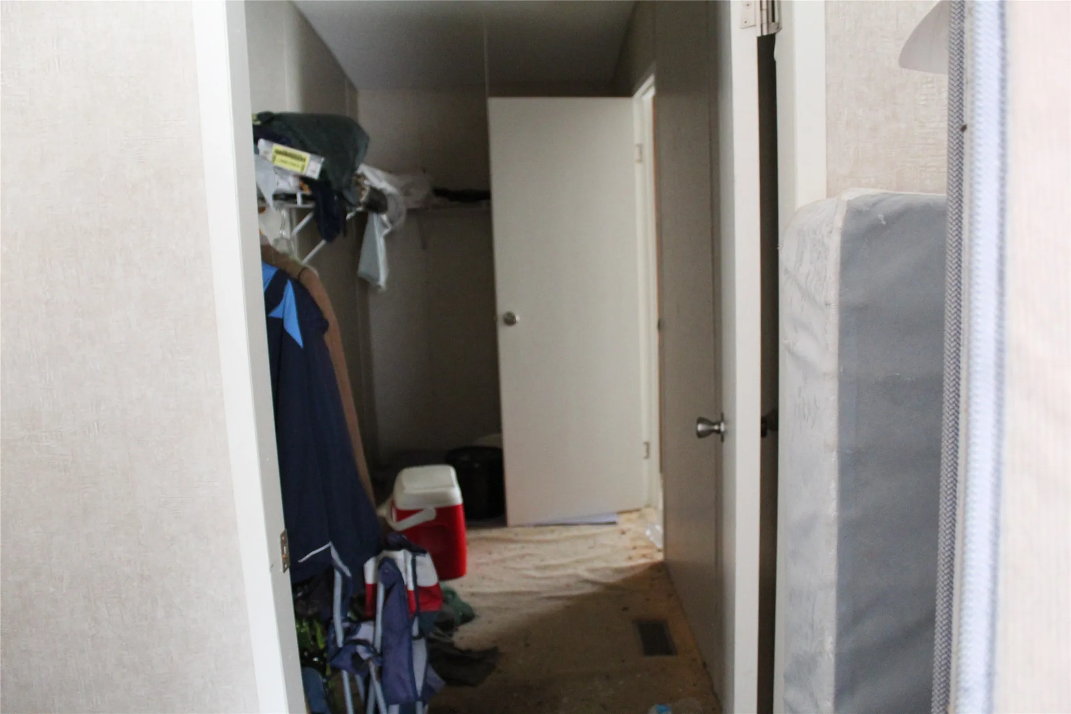 Mobile Home For Sale in Kaufman County , 13762 County Road 4124, Crandall, Texas 75114, 4 Bedroom, 2 Bathroom, Garage spaces, 1,716 Sqft, built in 2008, mls#21340587, Real Estate Agent in Crandall, Homes For Sale in Kaufman county, Homes For Sale in Crandall, Realtor in Crandall Texas, Real Estate Brokerage Independent Realty Texas, Luminita Cordes Realtor