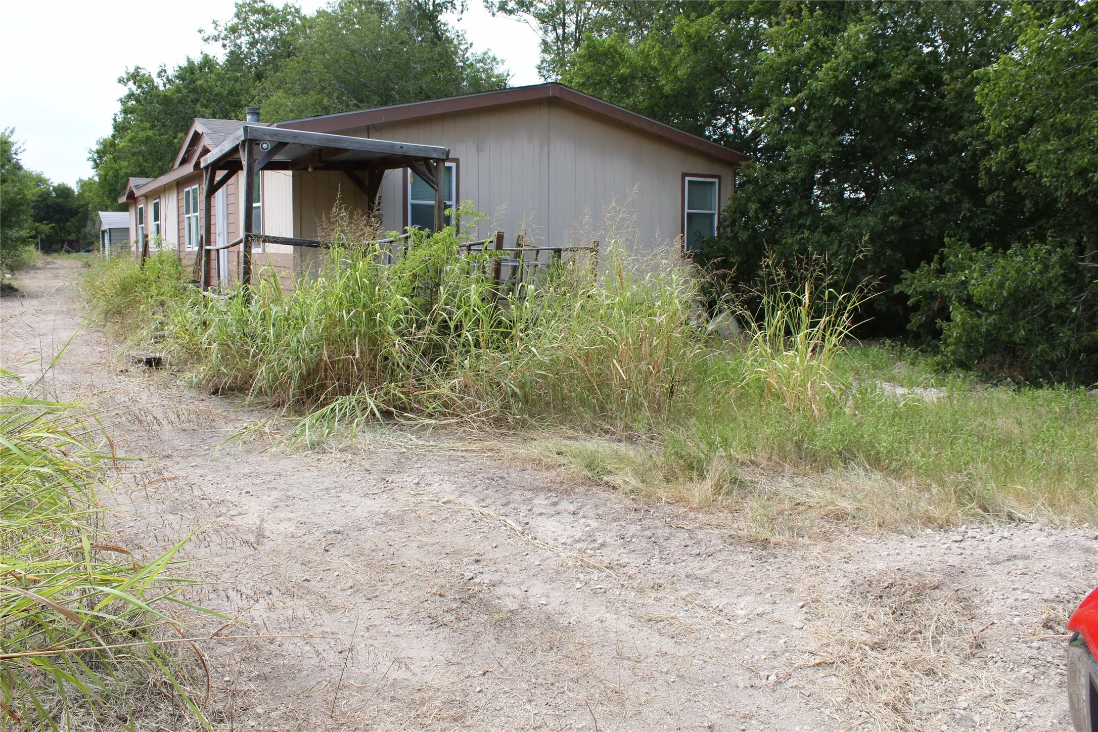 Mobile Home For Sale in Kaufman County , 13762 County Road 4124, Crandall, Texas 75114, 4 Bedroom, 2 Bathroom, Garage spaces, 1,716 Sqft, built in 2008, mls#21340587, Real Estate Agent in Crandall, Homes For Sale in Kaufman county, Homes For Sale in Crandall, Realtor in Crandall Texas, Real Estate Brokerage Independent Realty Texas, Luminita Cordes Realtor
