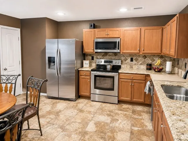 Single Family Residence For Sale in Denton County , 16340 Cowboy Trail, Fort Worth, Texas 76247, 3 Bedroom, 2 Bathroom, 2 Garage spaces, 1,262 Sqft, built in 2007, mls#21354788, Real Estate Agent in Fort Worth, Homes For Sale in Denton county, Homes For Sale in Fort Worth, Realtor in Fort Worth Texas, Real Estate Brokerage Independent Realty Texas, Luminita Cordes Realtor