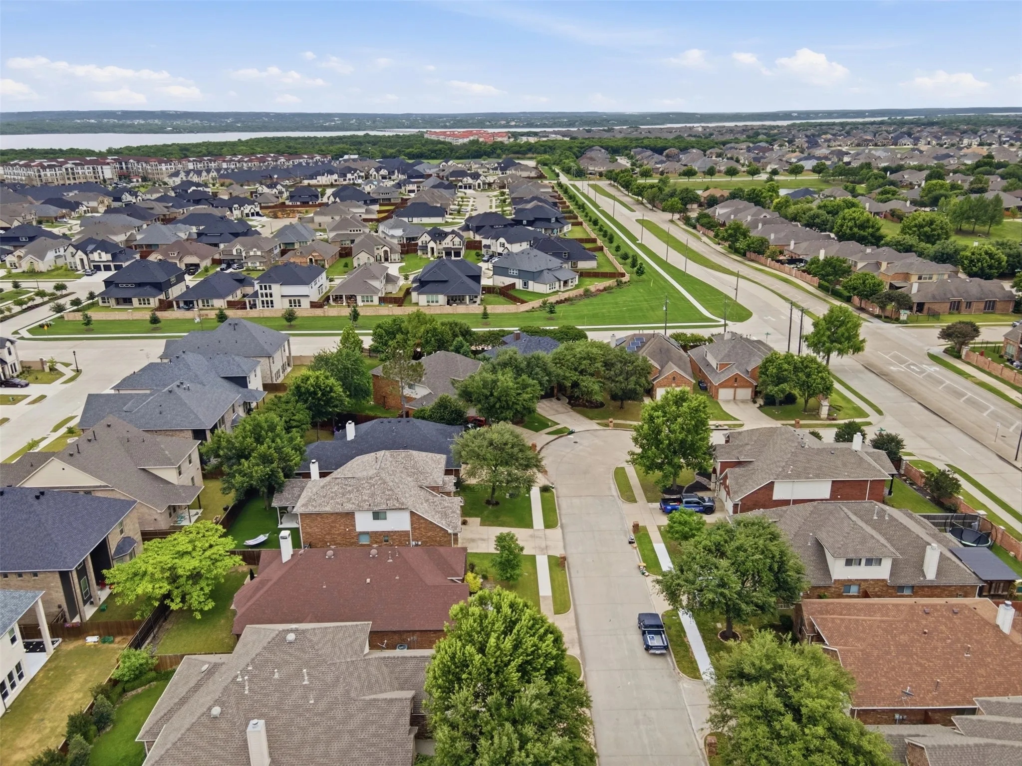 Single Family Residence For Sale in Tarrant County , 6974 Shoreview Drive, Grand Prairie, Texas 75054, 4 Bedroom, 3 Bathroom, 2 Garage spaces, 2,992 Sqft, built in 2004, mls#21354862, Real Estate Agent in Grand Prairie, Homes For Sale in Tarrant county, Homes For Sale in Grand Prairie, Realtor in Grand Prairie Texas, Real Estate Brokerage Independent Realty Texas, Luminita Cordes Realtor
