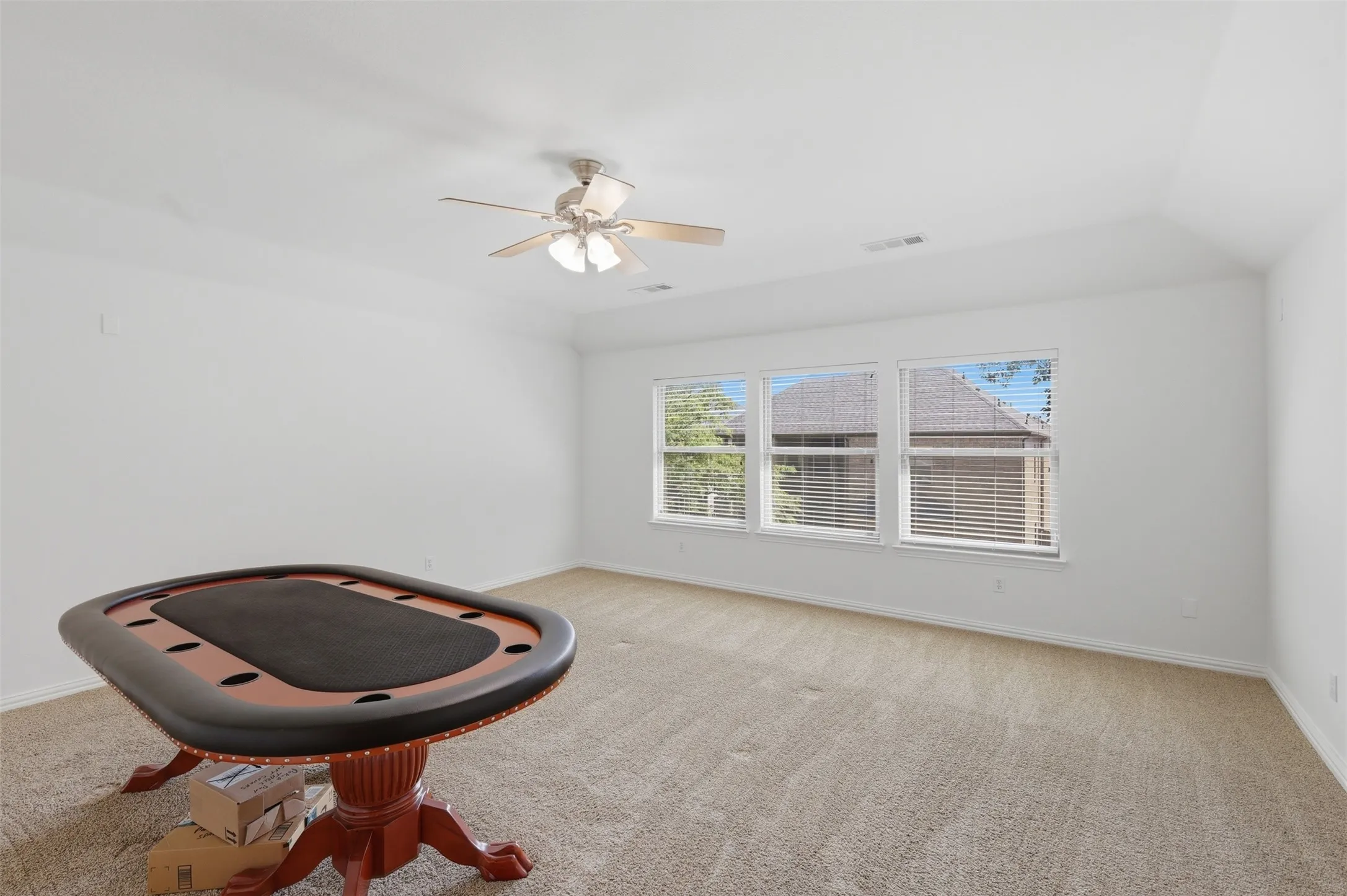 Single Family Residence For Sale in Tarrant County , 6974 Shoreview Drive, Grand Prairie, Texas 75054, 4 Bedroom, 3 Bathroom, 2 Garage spaces, 2,992 Sqft, built in 2004, mls#21354862, Real Estate Agent in Grand Prairie, Homes For Sale in Tarrant county, Homes For Sale in Grand Prairie, Realtor in Grand Prairie Texas, Real Estate Brokerage Independent Realty Texas, Luminita Cordes Realtor