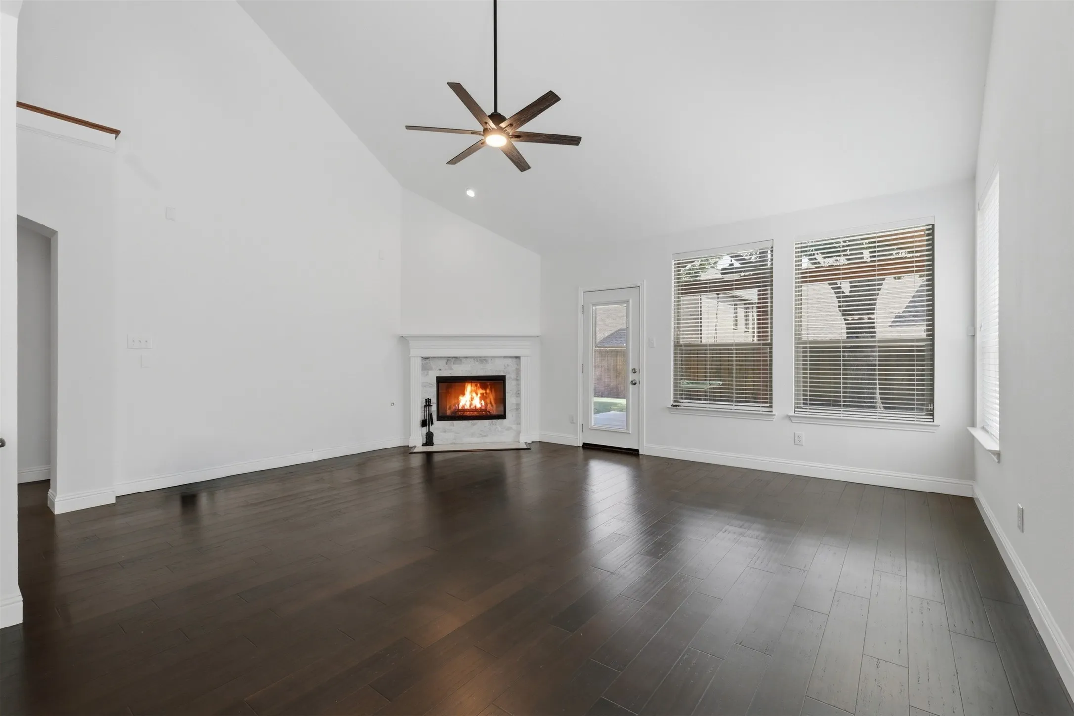 Single Family Residence For Sale in Tarrant County , 6974 Shoreview Drive, Grand Prairie, Texas 75054, 4 Bedroom, 3 Bathroom, 2 Garage spaces, 2,992 Sqft, built in 2004, mls#21354862, Real Estate Agent in Grand Prairie, Homes For Sale in Tarrant county, Homes For Sale in Grand Prairie, Realtor in Grand Prairie Texas, Real Estate Brokerage Independent Realty Texas, Luminita Cordes Realtor