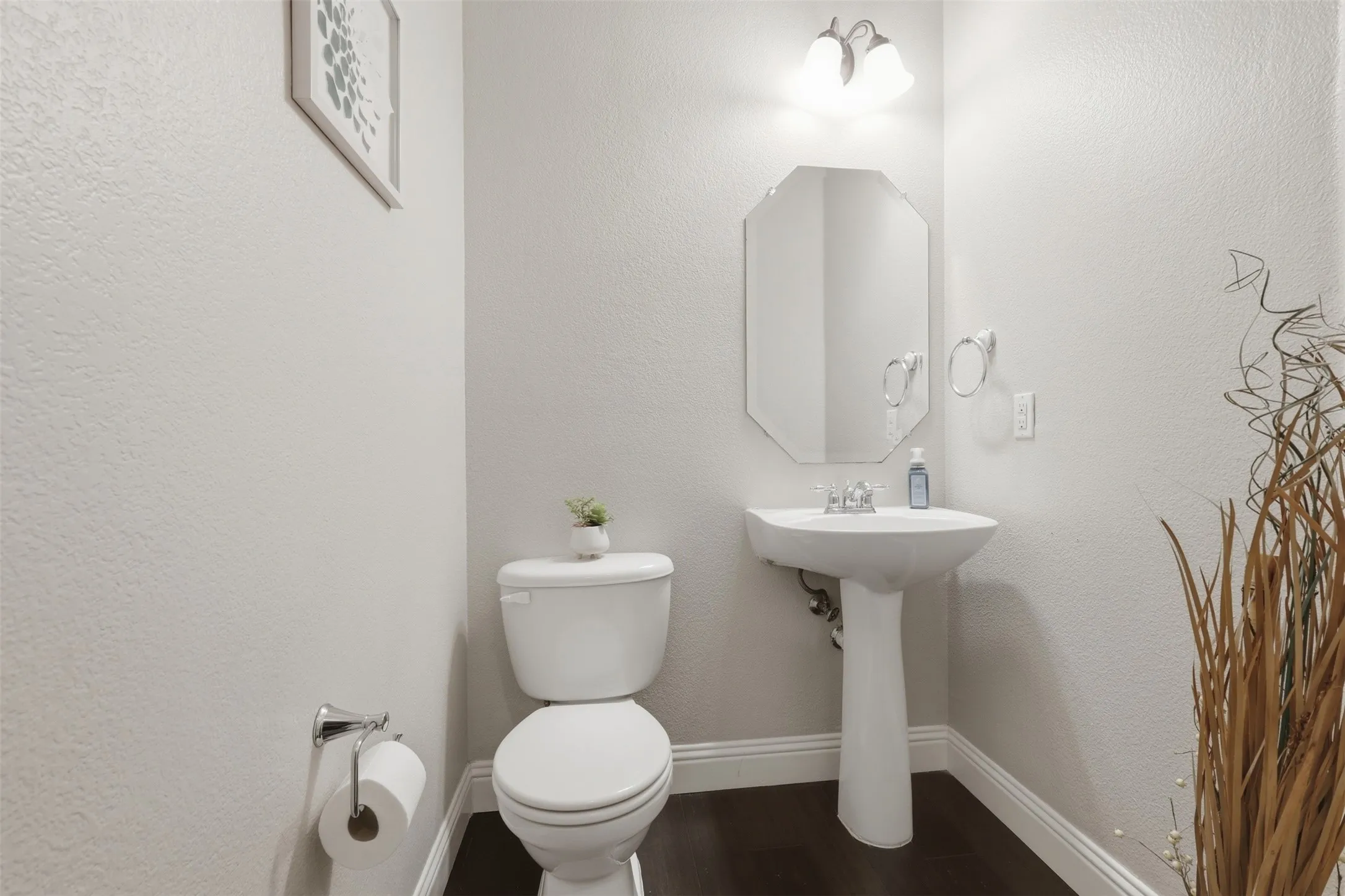 Single Family Residence For Sale in Tarrant County , 6974 Shoreview Drive, Grand Prairie, Texas 75054, 4 Bedroom, 3 Bathroom, 2 Garage spaces, 2,992 Sqft, built in 2004, mls#21354862, Real Estate Agent in Grand Prairie, Homes For Sale in Tarrant county, Homes For Sale in Grand Prairie, Realtor in Grand Prairie Texas, Real Estate Brokerage Independent Realty Texas, Luminita Cordes Realtor
