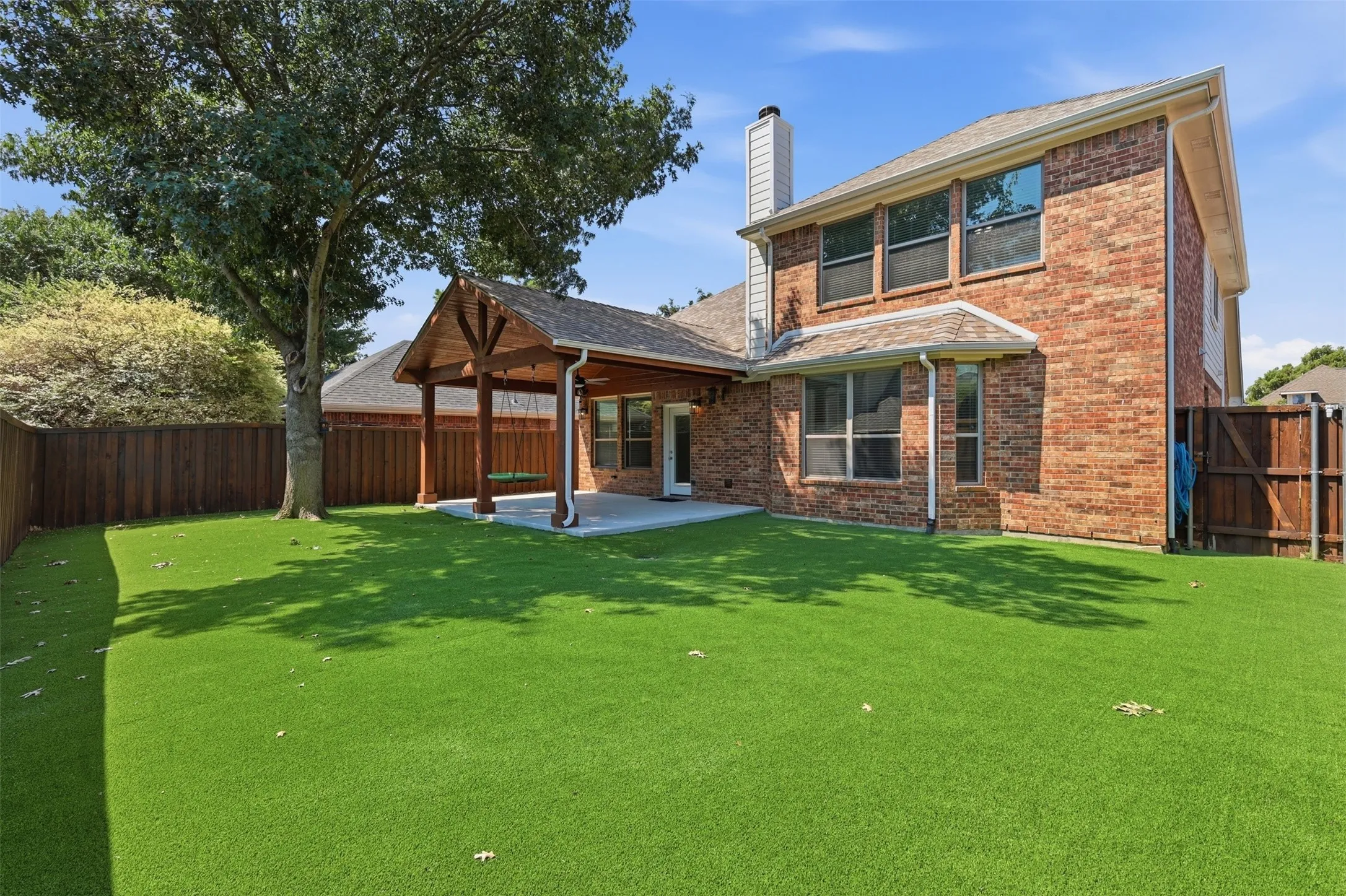 Single Family Residence For Sale in Tarrant County , 6974 Shoreview Drive, Grand Prairie, Texas 75054, 4 Bedroom, 3 Bathroom, 2 Garage spaces, 2,992 Sqft, built in 2004, mls#21354862, Real Estate Agent in Grand Prairie, Homes For Sale in Tarrant county, Homes For Sale in Grand Prairie, Realtor in Grand Prairie Texas, Real Estate Brokerage Independent Realty Texas, Luminita Cordes Realtor