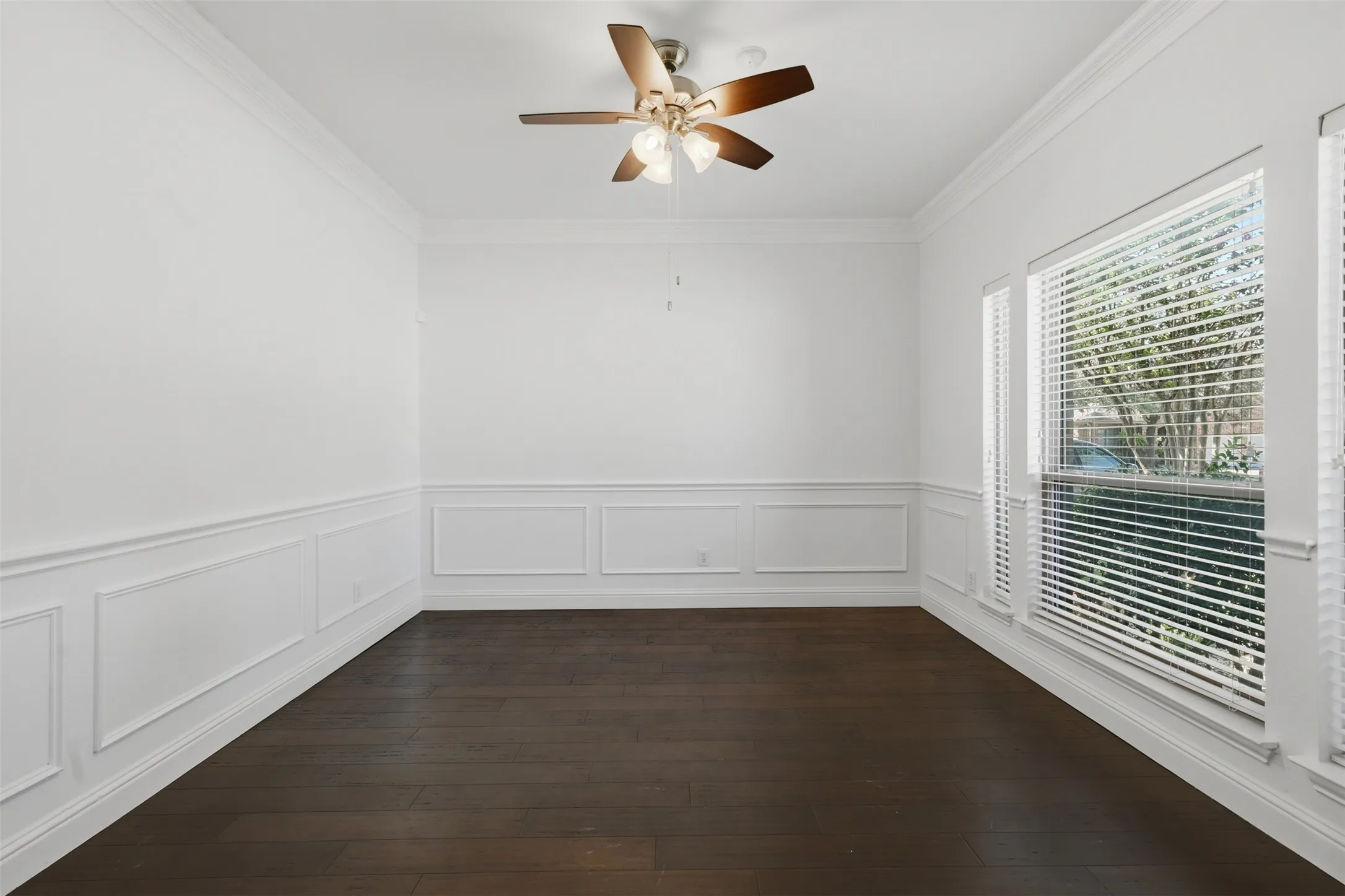 Single Family Residence For Sale in Tarrant County , 6974 Shoreview Drive, Grand Prairie, Texas 75054, 4 Bedroom, 3 Bathroom, 2 Garage spaces, 2,992 Sqft, built in 2004, mls#21354862, Real Estate Agent in Grand Prairie, Homes For Sale in Tarrant county, Homes For Sale in Grand Prairie, Realtor in Grand Prairie Texas, Real Estate Brokerage Independent Realty Texas, Luminita Cordes Realtor