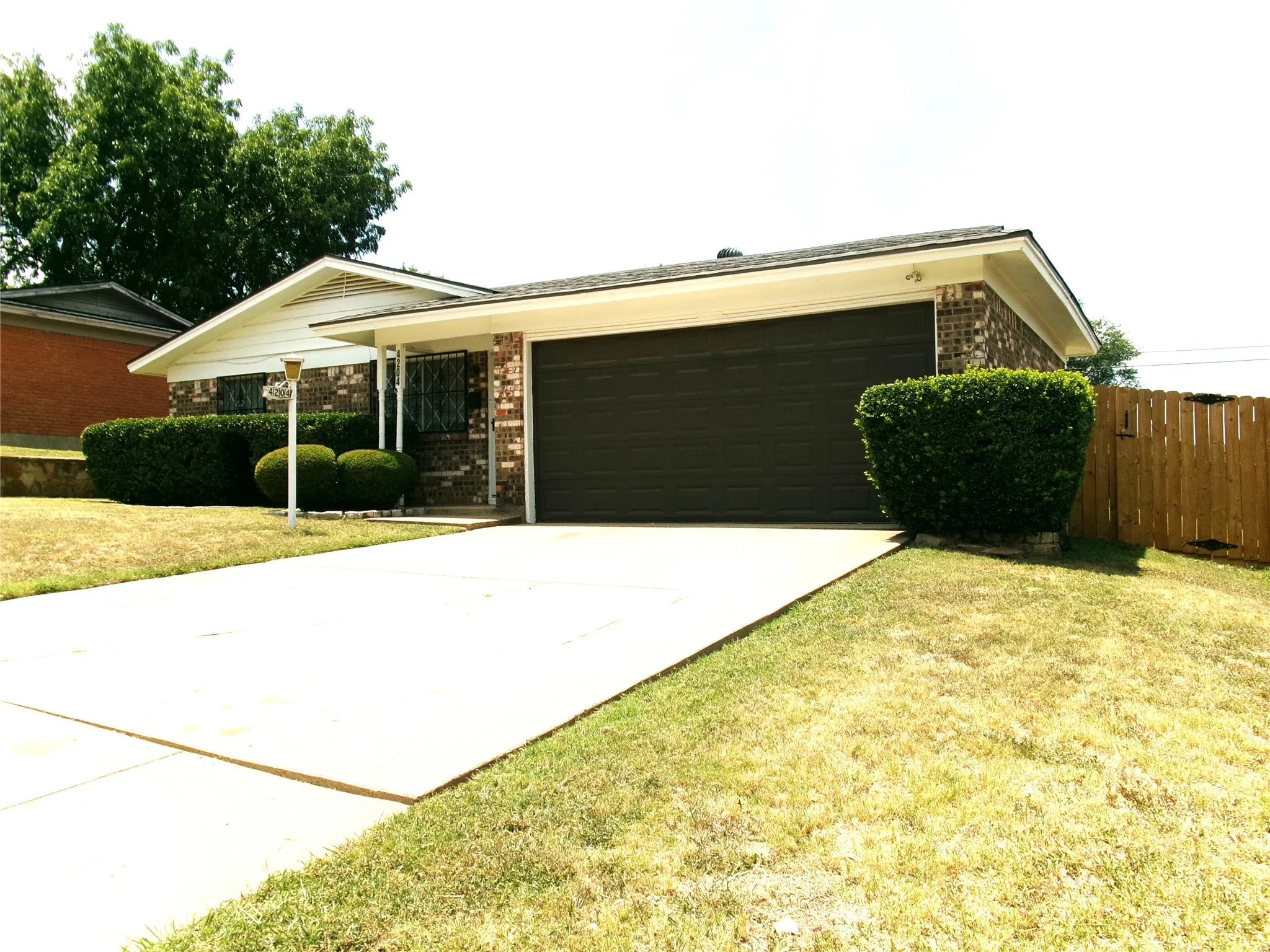 Single Family Residence For Sale in Tarrant County , 4204 Burke Road, Fort Worth, Texas 76119, 3 Bedroom, 2 Bathroom, 2 Garage spaces, 1,107 Sqft, built in 1961, mls#21346752, Real Estate Agent in Fort Worth, Homes For Sale in Tarrant county, Homes For Sale in Fort Worth, Realtor in Fort Worth Texas, Real Estate Brokerage Independent Realty Texas, Luminita Cordes Realtor