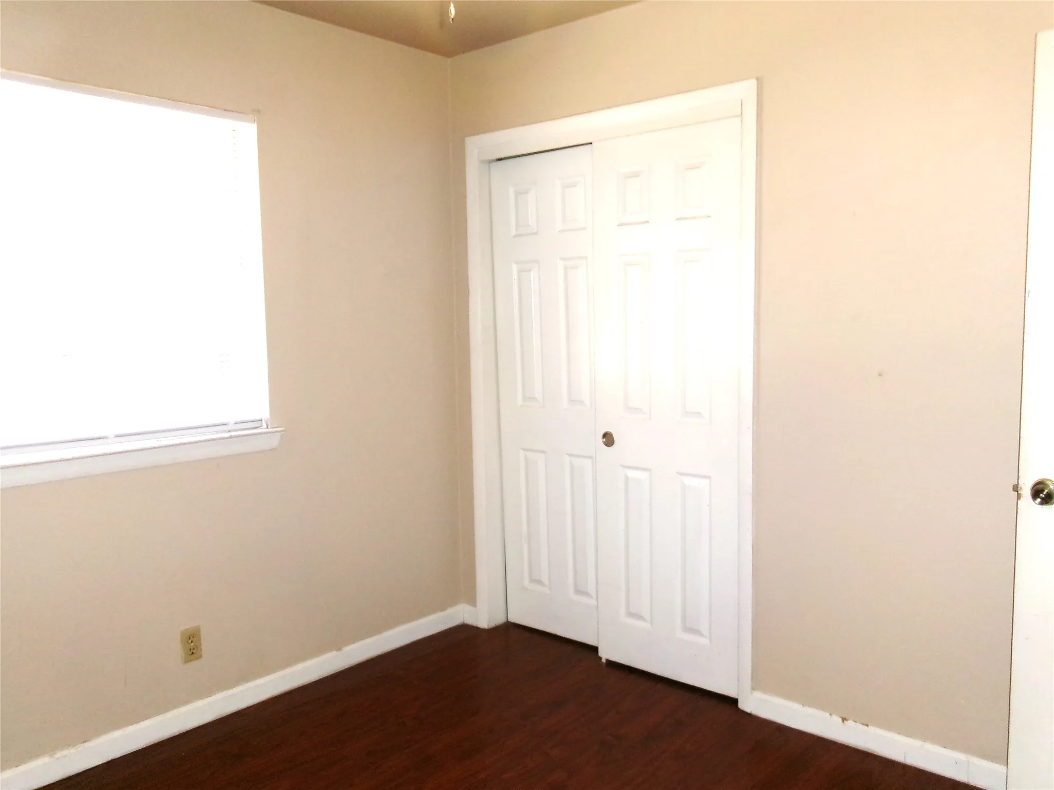 Single Family Residence For Sale in Tarrant County , 4204 Burke Road, Fort Worth, Texas 76119, 3 Bedroom, 2 Bathroom, 2 Garage spaces, 1,107 Sqft, built in 1961, mls#21346752, Real Estate Agent in Fort Worth, Homes For Sale in Tarrant county, Homes For Sale in Fort Worth, Realtor in Fort Worth Texas, Real Estate Brokerage Independent Realty Texas, Luminita Cordes Realtor
