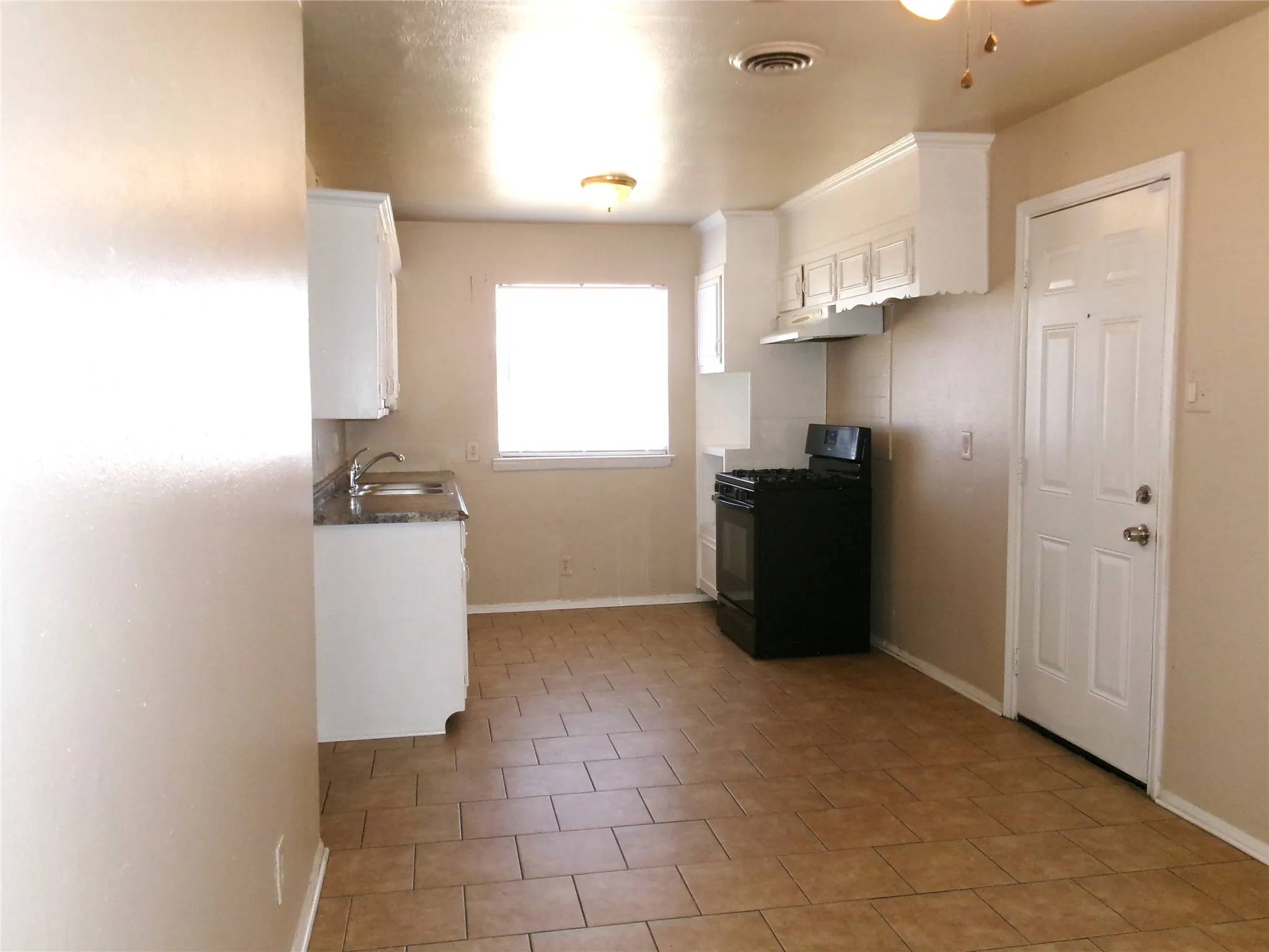 Single Family Residence For Sale in Tarrant County , 4204 Burke Road, Fort Worth, Texas 76119, 3 Bedroom, 2 Bathroom, 2 Garage spaces, 1,107 Sqft, built in 1961, mls#21346752, Real Estate Agent in Fort Worth, Homes For Sale in Tarrant county, Homes For Sale in Fort Worth, Realtor in Fort Worth Texas, Real Estate Brokerage Independent Realty Texas, Luminita Cordes Realtor