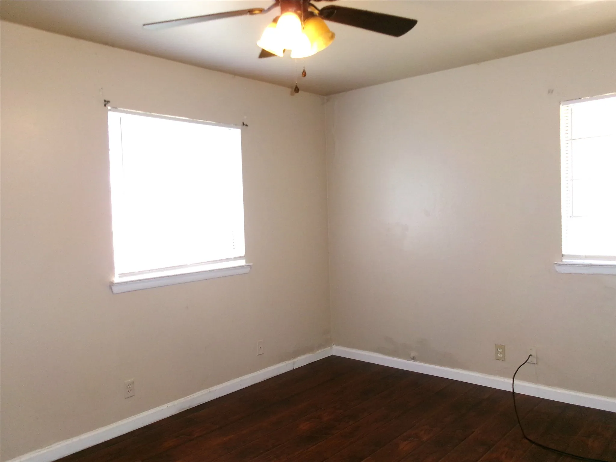 Single Family Residence For Sale in Tarrant County , 4204 Burke Road, Fort Worth, Texas 76119, 3 Bedroom, 2 Bathroom, 2 Garage spaces, 1,107 Sqft, built in 1961, mls#21346752, Real Estate Agent in Fort Worth, Homes For Sale in Tarrant county, Homes For Sale in Fort Worth, Realtor in Fort Worth Texas, Real Estate Brokerage Independent Realty Texas, Luminita Cordes Realtor