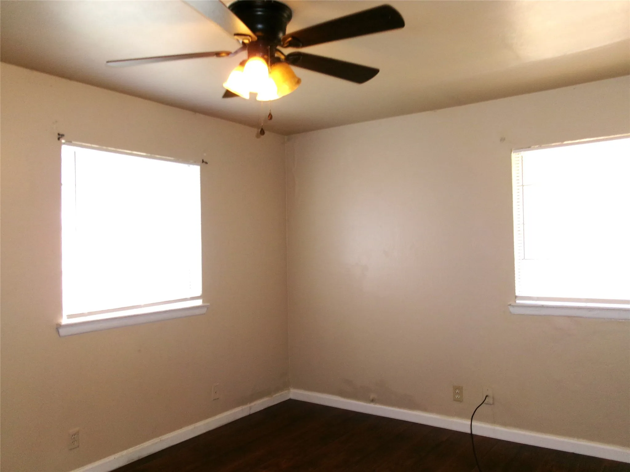 Single Family Residence For Sale in Tarrant County , 4204 Burke Road, Fort Worth, Texas 76119, 3 Bedroom, 2 Bathroom, 2 Garage spaces, 1,107 Sqft, built in 1961, mls#21346752, Real Estate Agent in Fort Worth, Homes For Sale in Tarrant county, Homes For Sale in Fort Worth, Realtor in Fort Worth Texas, Real Estate Brokerage Independent Realty Texas, Luminita Cordes Realtor