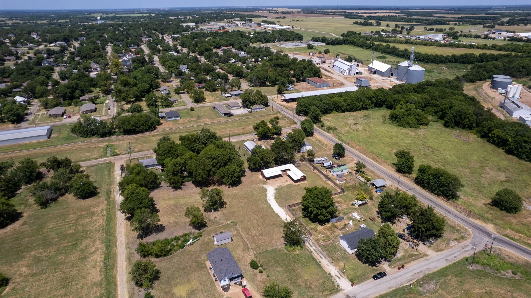 Single Family Residence For Sale in Fannin County , 933 Scott, Honey Grove, Texas 75446, 2 Bedroom, 2 Bathroom, Garage spaces, 884 Sqft, built in 2026, mls#21352482, Real Estate Agent in Honey Grove, Homes For Sale in Fannin county, Homes For Sale in Honey Grove, Realtor in Honey Grove Texas, Real Estate Brokerage Independent Realty Texas, Luminita Cordes Realtor