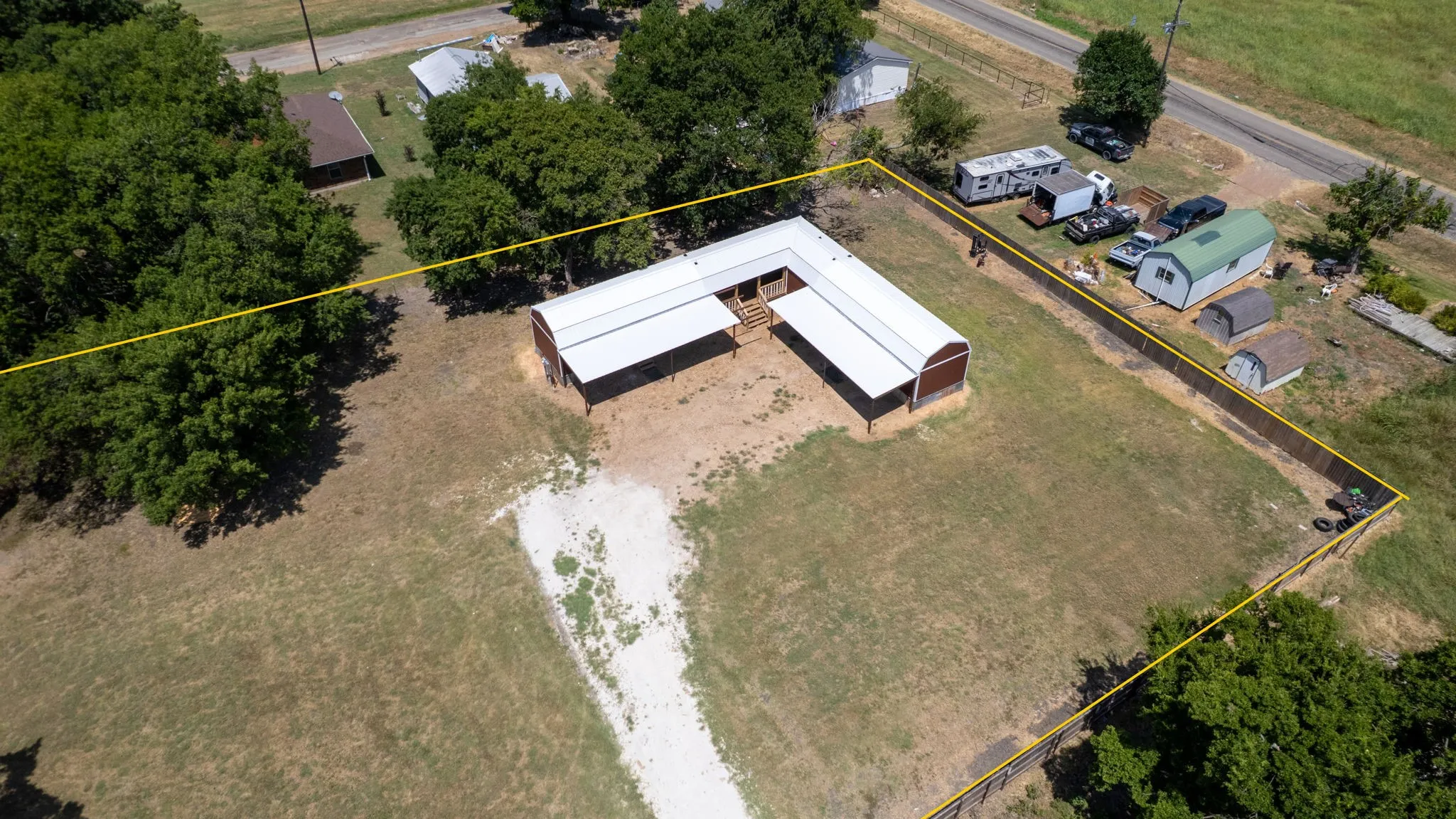 Single Family Residence For Sale in Fannin County , 933 Scott, Honey Grove, Texas 75446, 2 Bedroom, 2 Bathroom, Garage spaces, 884 Sqft, built in 2026, mls#21352482, Real Estate Agent in Honey Grove, Homes For Sale in Fannin county, Homes For Sale in Honey Grove, Realtor in Honey Grove Texas, Real Estate Brokerage Independent Realty Texas, Luminita Cordes Realtor