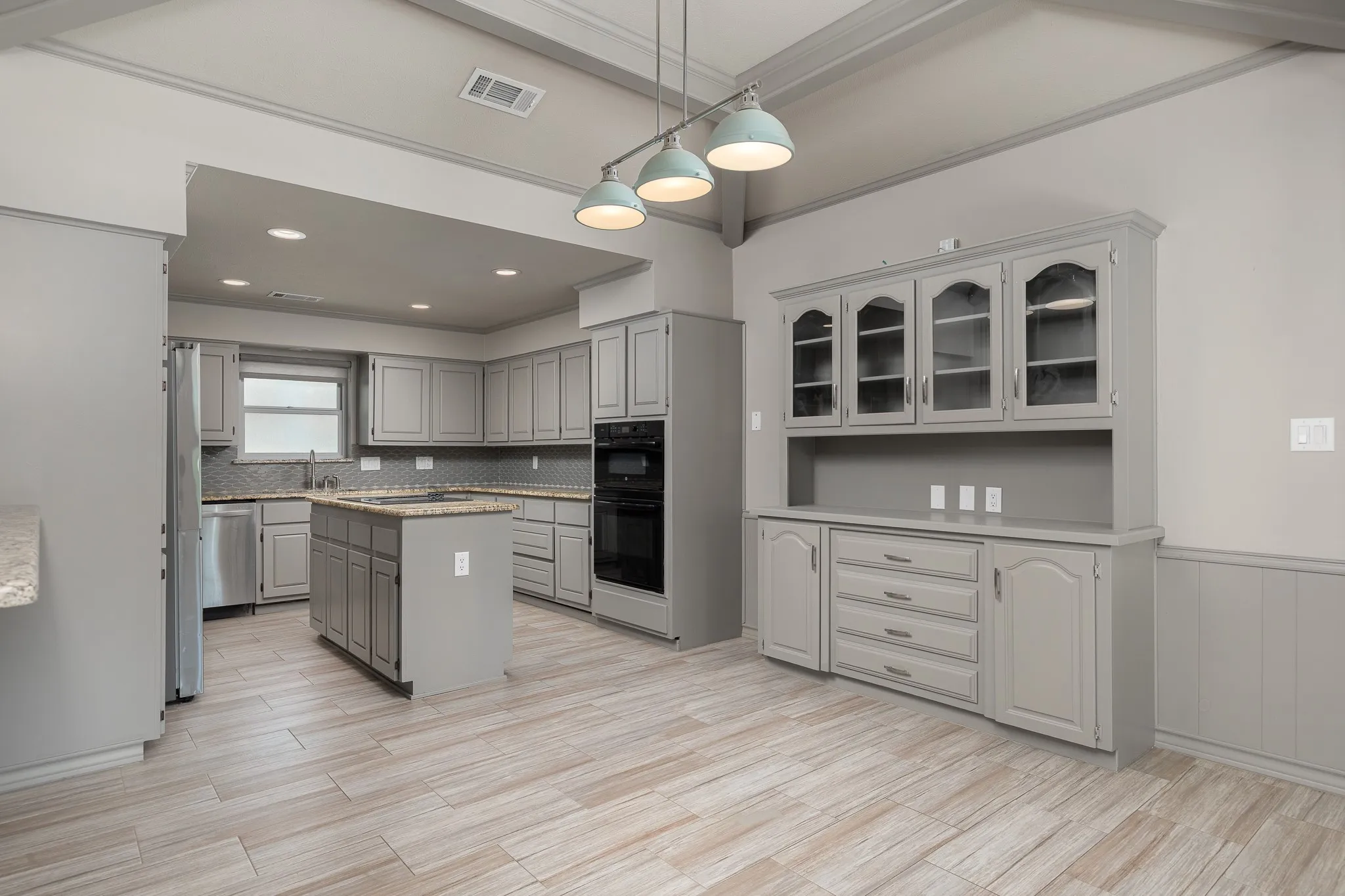 Single Family Residence For Sale in Dallas County , 15607 GOLDEN CREEK, Dallas, Texas 75248, 4 Bedroom, 3 Bathroom, 2 Garage spaces, 2,962 Sqft, built in 1984, mls#21354973, Real Estate Agent in Dallas, Homes For Sale in Dallas county, Homes For Sale in Dallas, Realtor in Dallas Texas, Real Estate Brokerage Independent Realty Texas, Luminita Cordes Realtor