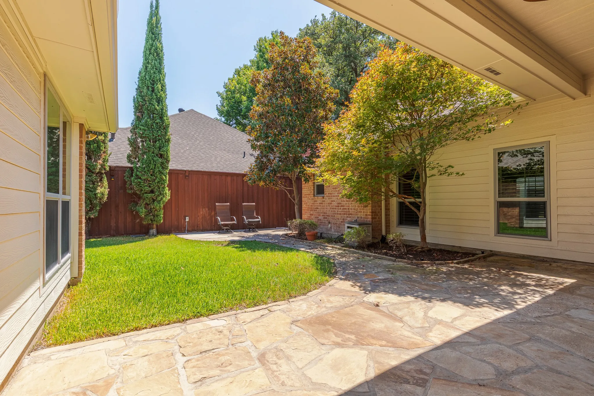 Single Family Residence For Sale in Dallas County , 15607 GOLDEN CREEK, Dallas, Texas 75248, 4 Bedroom, 3 Bathroom, 2 Garage spaces, 2,962 Sqft, built in 1984, mls#21354973, Real Estate Agent in Dallas, Homes For Sale in Dallas county, Homes For Sale in Dallas, Realtor in Dallas Texas, Real Estate Brokerage Independent Realty Texas, Luminita Cordes Realtor