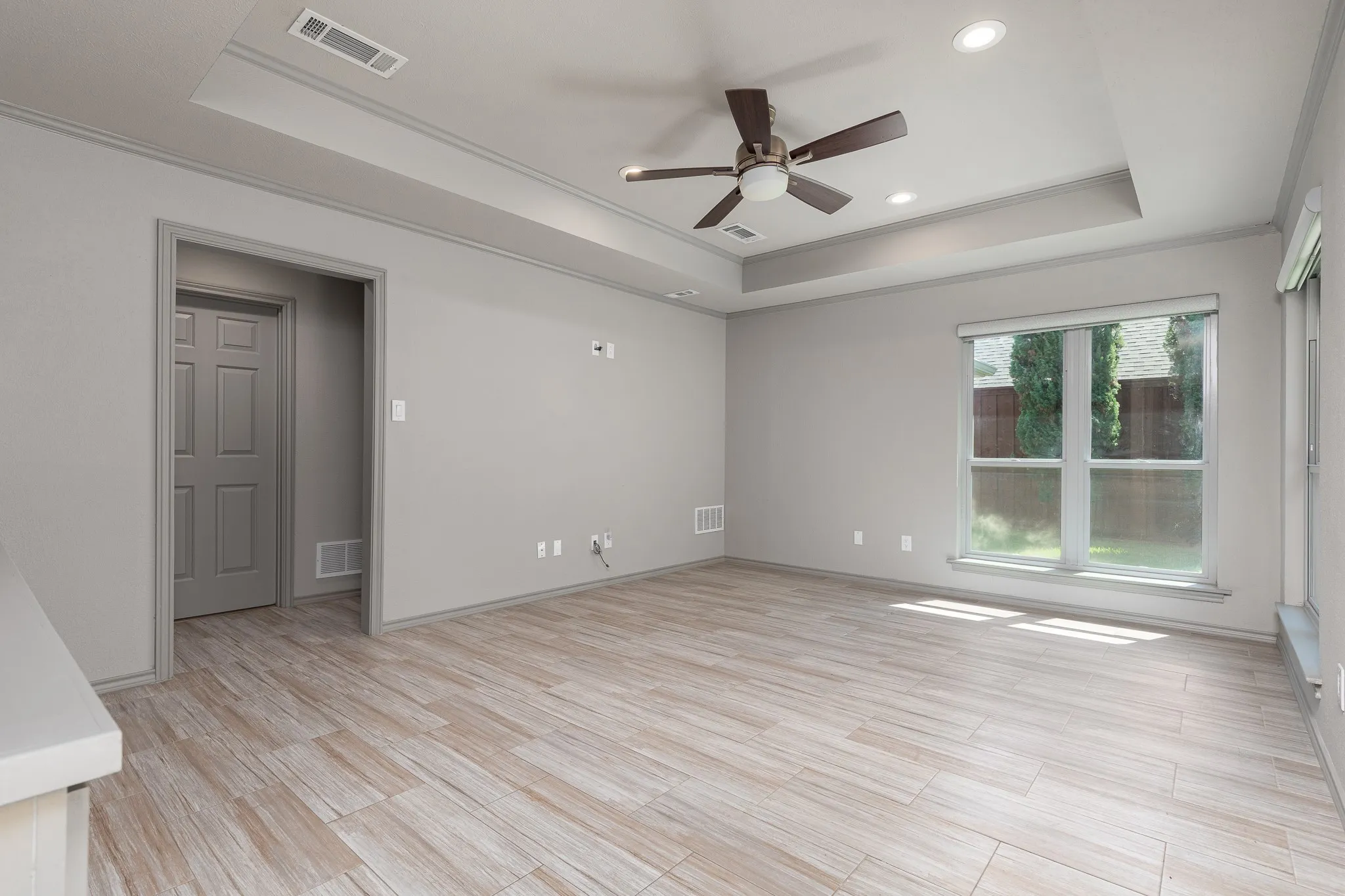 Single Family Residence For Sale in Dallas County , 15607 GOLDEN CREEK, Dallas, Texas 75248, 4 Bedroom, 3 Bathroom, 2 Garage spaces, 2,962 Sqft, built in 1984, mls#21354973, Real Estate Agent in Dallas, Homes For Sale in Dallas county, Homes For Sale in Dallas, Realtor in Dallas Texas, Real Estate Brokerage Independent Realty Texas, Luminita Cordes Realtor