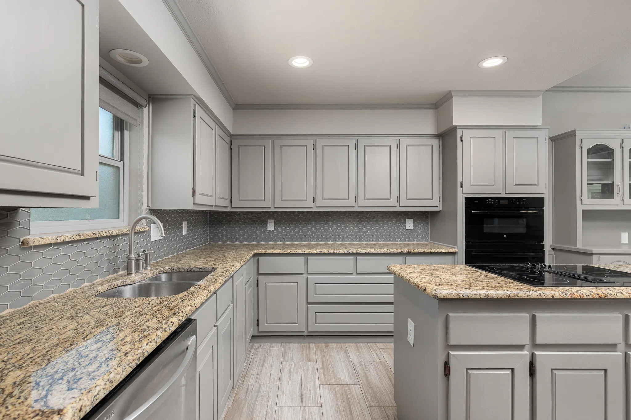 Single Family Residence For Sale in Dallas County , 15607 GOLDEN CREEK, Dallas, Texas 75248, 4 Bedroom, 3 Bathroom, 2 Garage spaces, 2,962 Sqft, built in 1984, mls#21354973, Real Estate Agent in Dallas, Homes For Sale in Dallas county, Homes For Sale in Dallas, Realtor in Dallas Texas, Real Estate Brokerage Independent Realty Texas, Luminita Cordes Realtor