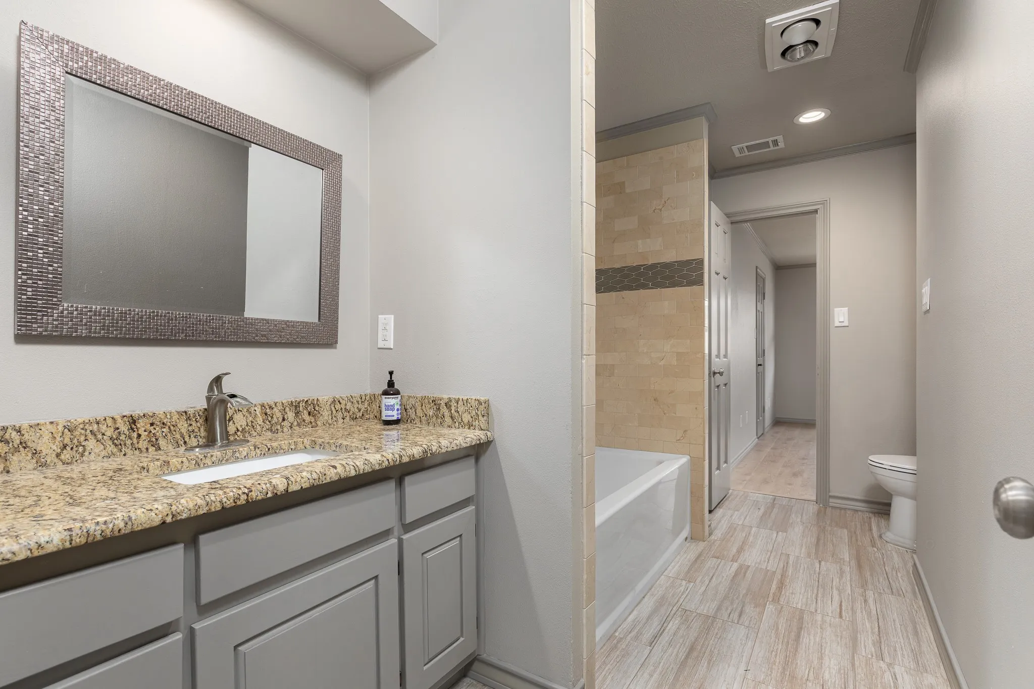 Single Family Residence For Sale in Dallas County , 15607 GOLDEN CREEK, Dallas, Texas 75248, 4 Bedroom, 3 Bathroom, 2 Garage spaces, 2,962 Sqft, built in 1984, mls#21354973, Real Estate Agent in Dallas, Homes For Sale in Dallas county, Homes For Sale in Dallas, Realtor in Dallas Texas, Real Estate Brokerage Independent Realty Texas, Luminita Cordes Realtor