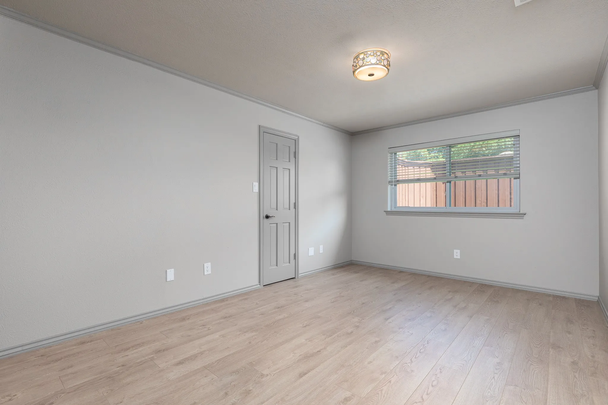 Single Family Residence For Sale in Dallas County , 15607 GOLDEN CREEK, Dallas, Texas 75248, 4 Bedroom, 3 Bathroom, 2 Garage spaces, 2,962 Sqft, built in 1984, mls#21354973, Real Estate Agent in Dallas, Homes For Sale in Dallas county, Homes For Sale in Dallas, Realtor in Dallas Texas, Real Estate Brokerage Independent Realty Texas, Luminita Cordes Realtor