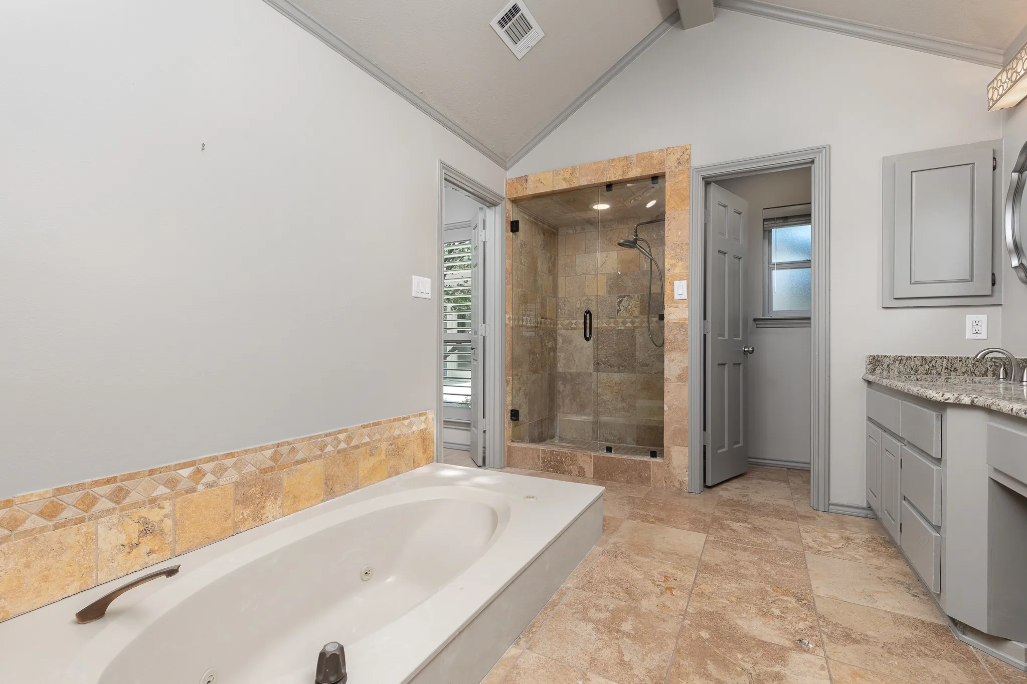 Single Family Residence For Sale in Dallas County , 15607 GOLDEN CREEK, Dallas, Texas 75248, 4 Bedroom, 3 Bathroom, 2 Garage spaces, 2,962 Sqft, built in 1984, mls#21354973, Real Estate Agent in Dallas, Homes For Sale in Dallas county, Homes For Sale in Dallas, Realtor in Dallas Texas, Real Estate Brokerage Independent Realty Texas, Luminita Cordes Realtor