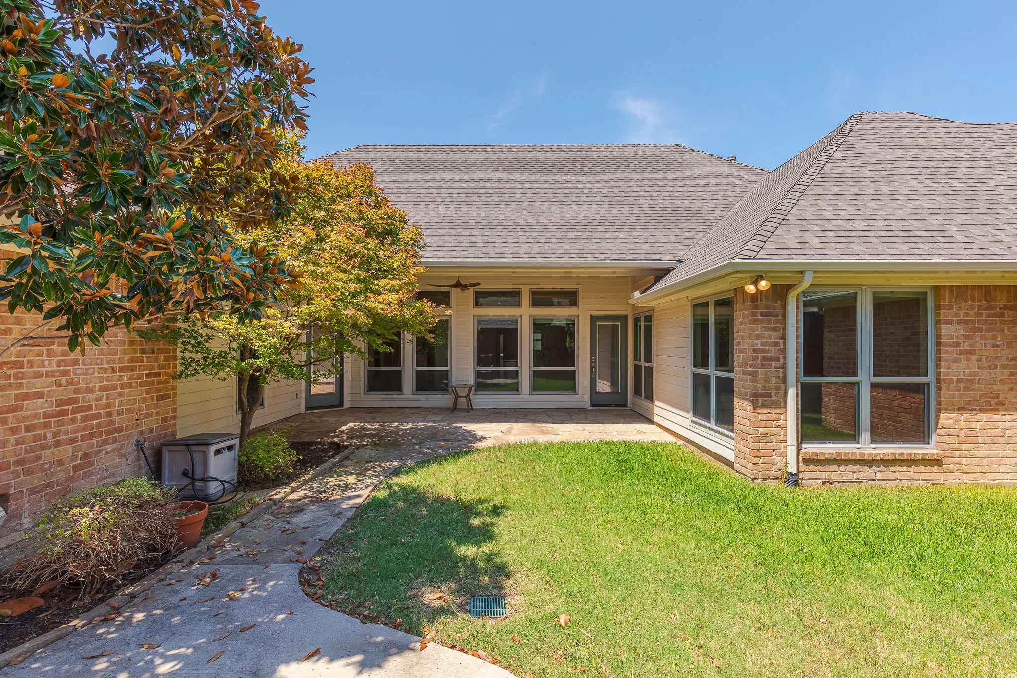 Single Family Residence For Sale in Dallas County , 15607 GOLDEN CREEK, Dallas, Texas 75248, 4 Bedroom, 3 Bathroom, 2 Garage spaces, 2,962 Sqft, built in 1984, mls#21354973, Real Estate Agent in Dallas, Homes For Sale in Dallas county, Homes For Sale in Dallas, Realtor in Dallas Texas, Real Estate Brokerage Independent Realty Texas, Luminita Cordes Realtor