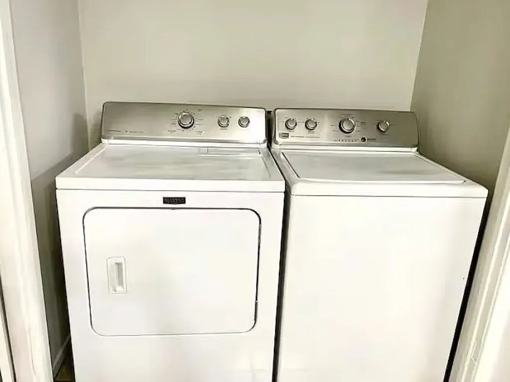 Single Family Residence For Rent in Tarrant County , 7517 Castillo Road, Fort Worth, Texas 76112, 3 Bedroom, 2 Bathroom, 2 Garage spaces, 1,403 Sqft, built in 1973, mls#21355140, Real Estate Agent in Fort Worth, Homes For Rent in Tarrant county, Homes For Rent in Fort Worth, Realtor in Fort Worth Texas, Real Estate Brokerage Independent Realty Texas, Luminita Cordes Realtor