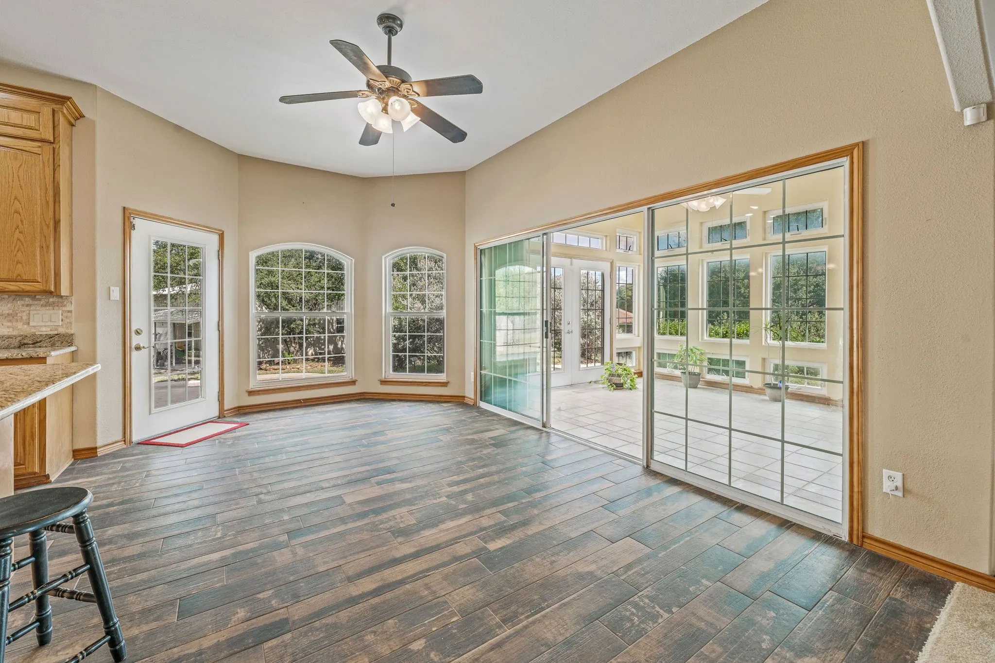 Single Family Residence For Sale in Erath County , 1517 Oakwood Drive, Stephenville, Texas 76401, 4 Bedroom, 3 Bathroom, 2 Garage spaces, 2,828 Sqft, built in 2003, mls#21355137, Real Estate Agent in Stephenville, Homes For Sale in Erath county, Homes For Sale in Stephenville, Realtor in Stephenville Texas, Real Estate Brokerage Independent Realty Texas, Luminita Cordes Realtor