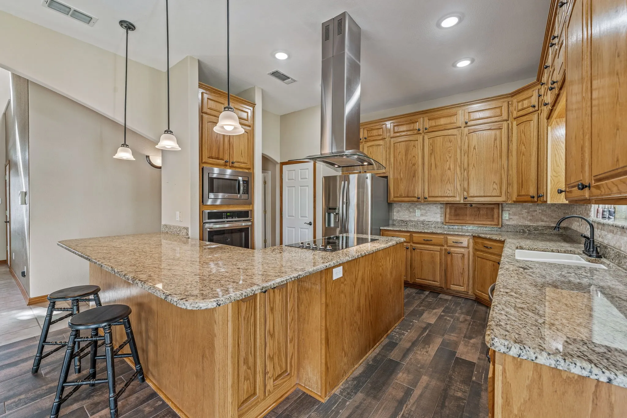 Single Family Residence For Sale in Erath County , 1517 Oakwood Drive, Stephenville, Texas 76401, 4 Bedroom, 3 Bathroom, 2 Garage spaces, 2,828 Sqft, built in 2003, mls#21355137, Real Estate Agent in Stephenville, Homes For Sale in Erath county, Homes For Sale in Stephenville, Realtor in Stephenville Texas, Real Estate Brokerage Independent Realty Texas, Luminita Cordes Realtor