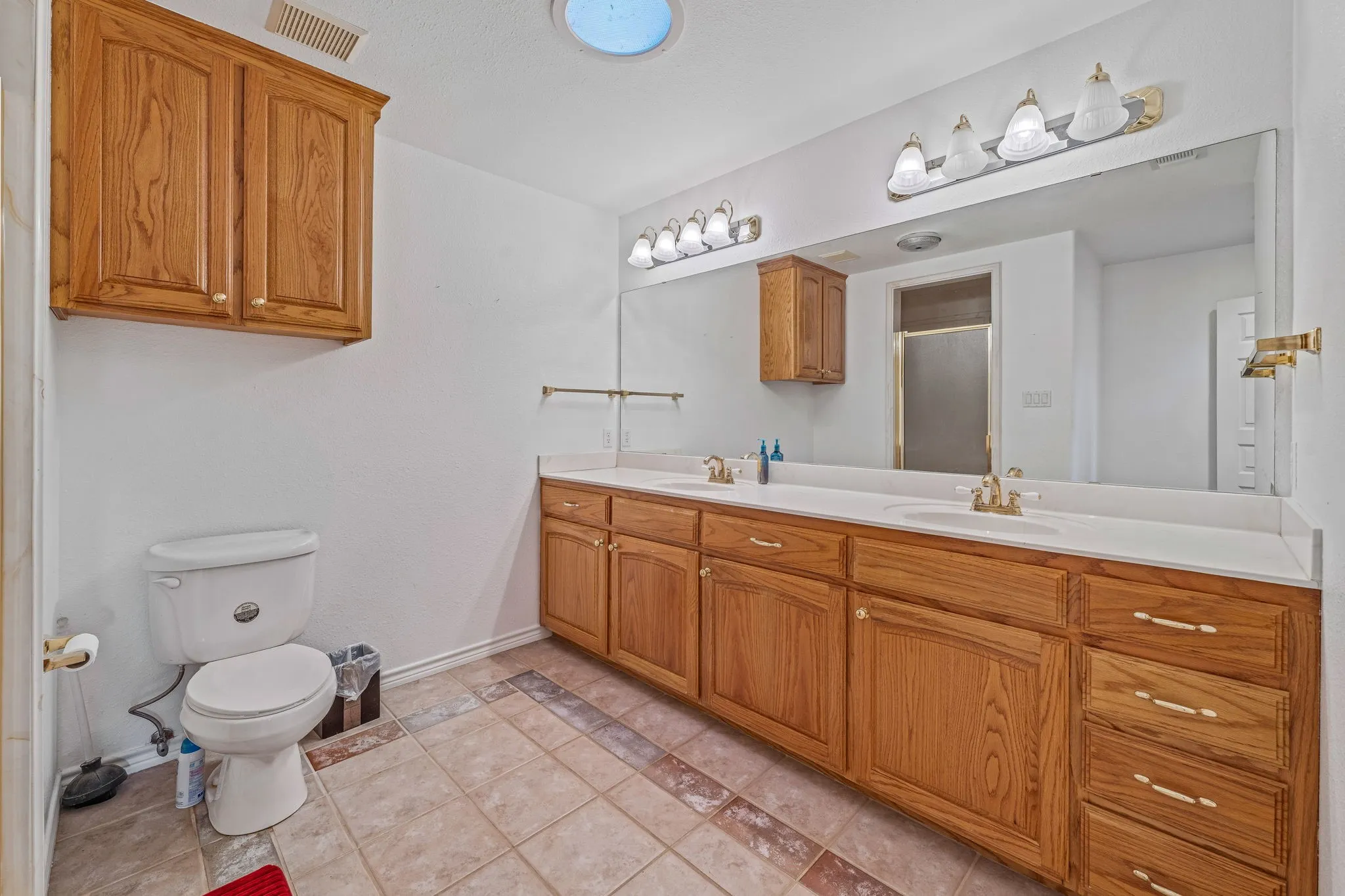 Single Family Residence For Sale in Erath County , 1517 Oakwood Drive, Stephenville, Texas 76401, 4 Bedroom, 3 Bathroom, 2 Garage spaces, 2,828 Sqft, built in 2003, mls#21355137, Real Estate Agent in Stephenville, Homes For Sale in Erath county, Homes For Sale in Stephenville, Realtor in Stephenville Texas, Real Estate Brokerage Independent Realty Texas, Luminita Cordes Realtor